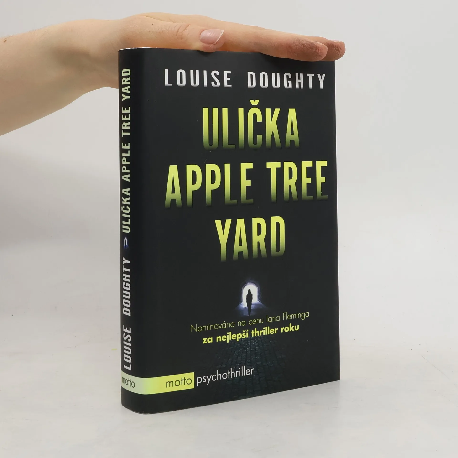 Ulička Apple Tree Yard | Book | Hardcover | Louise Doughty | CS