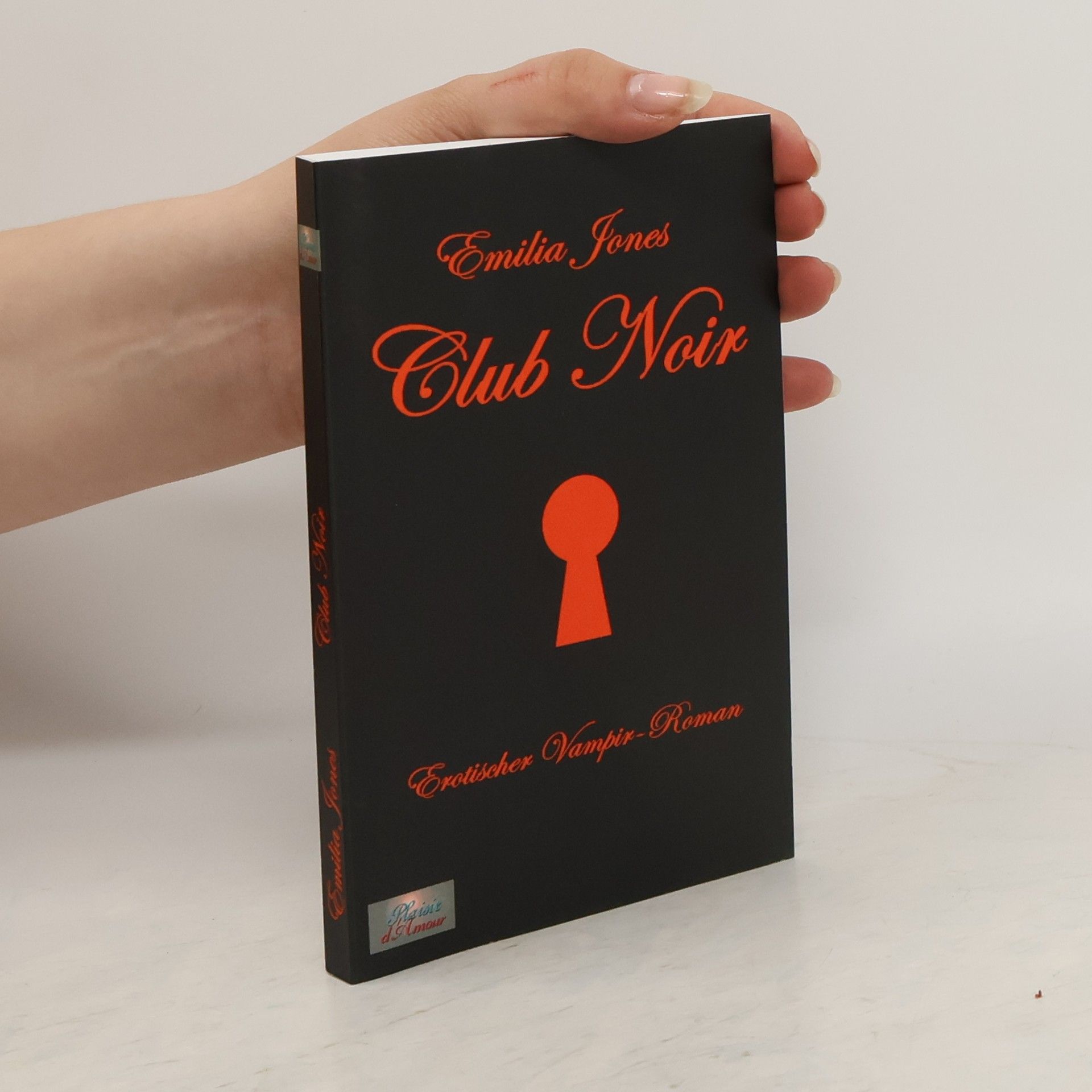 Emilia Jones Club Noir