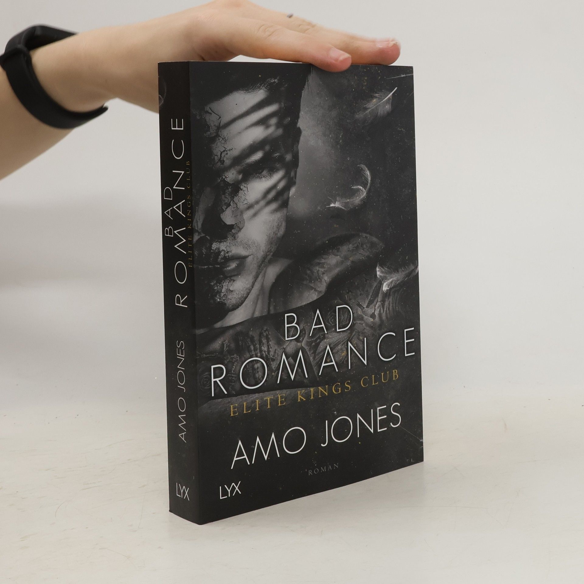 Amo Jones Bad romance