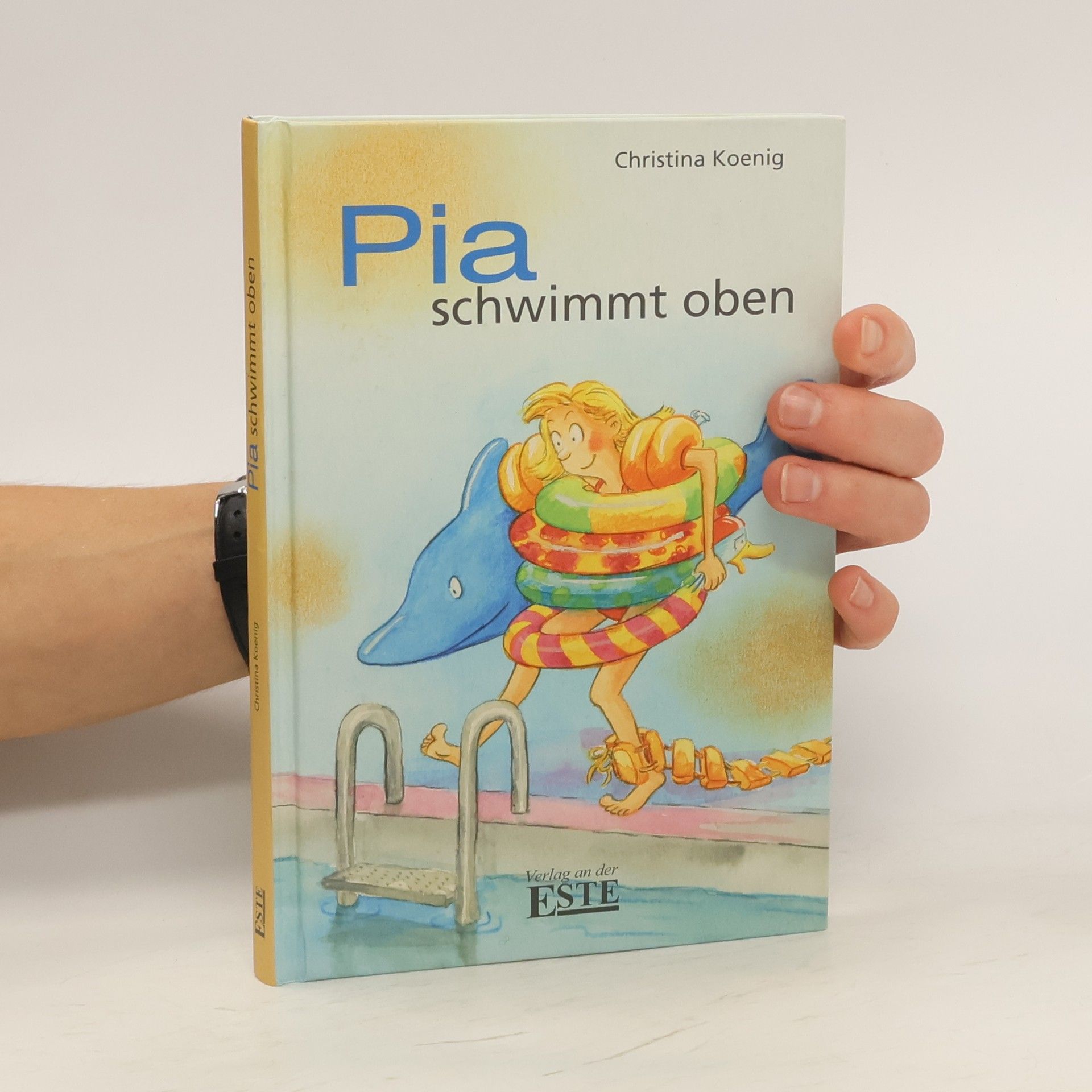 Christina Latham-Koenig Pia schwimmt oben