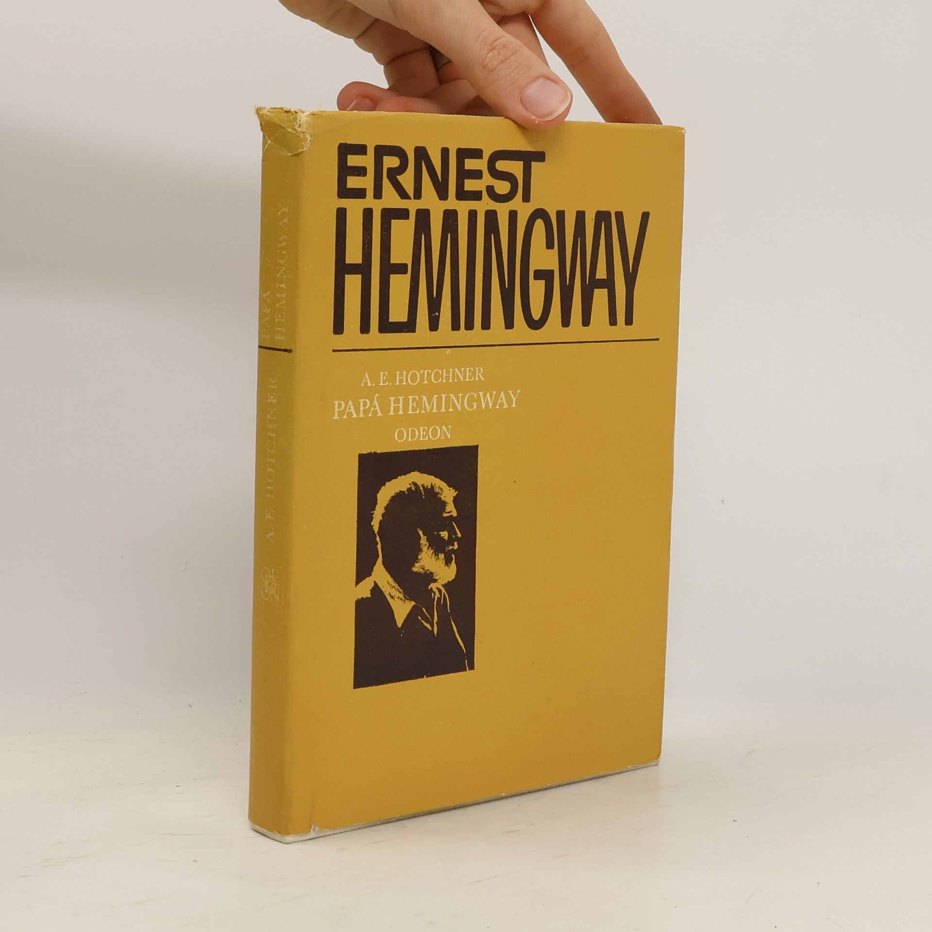 A. E. Hotchner Papá Hemingway. Osobní vzpomínky