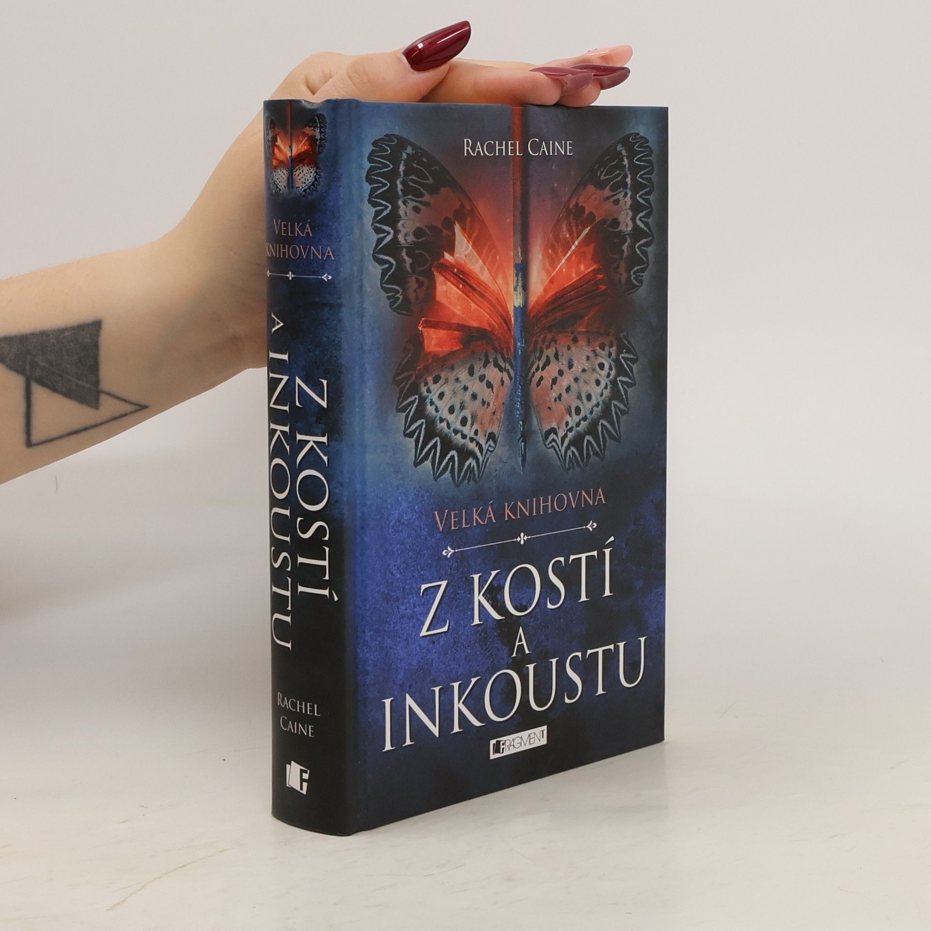 Rachel Caine Velká knihovna. Z kostí a inkoustu