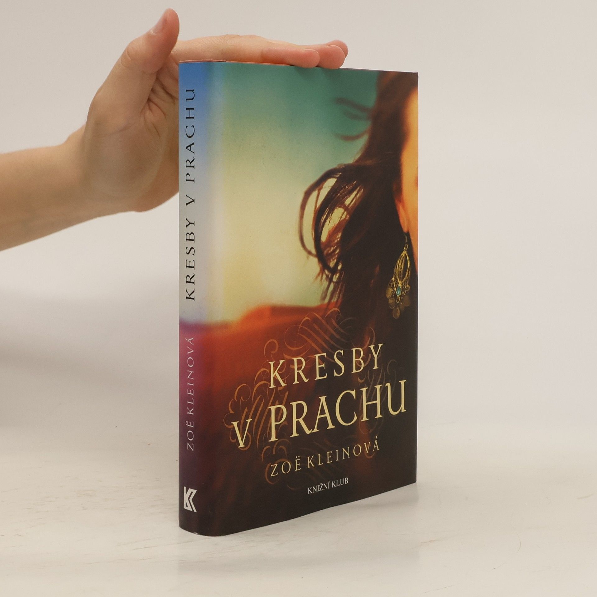 Zoë Klein Kresby v prachu
