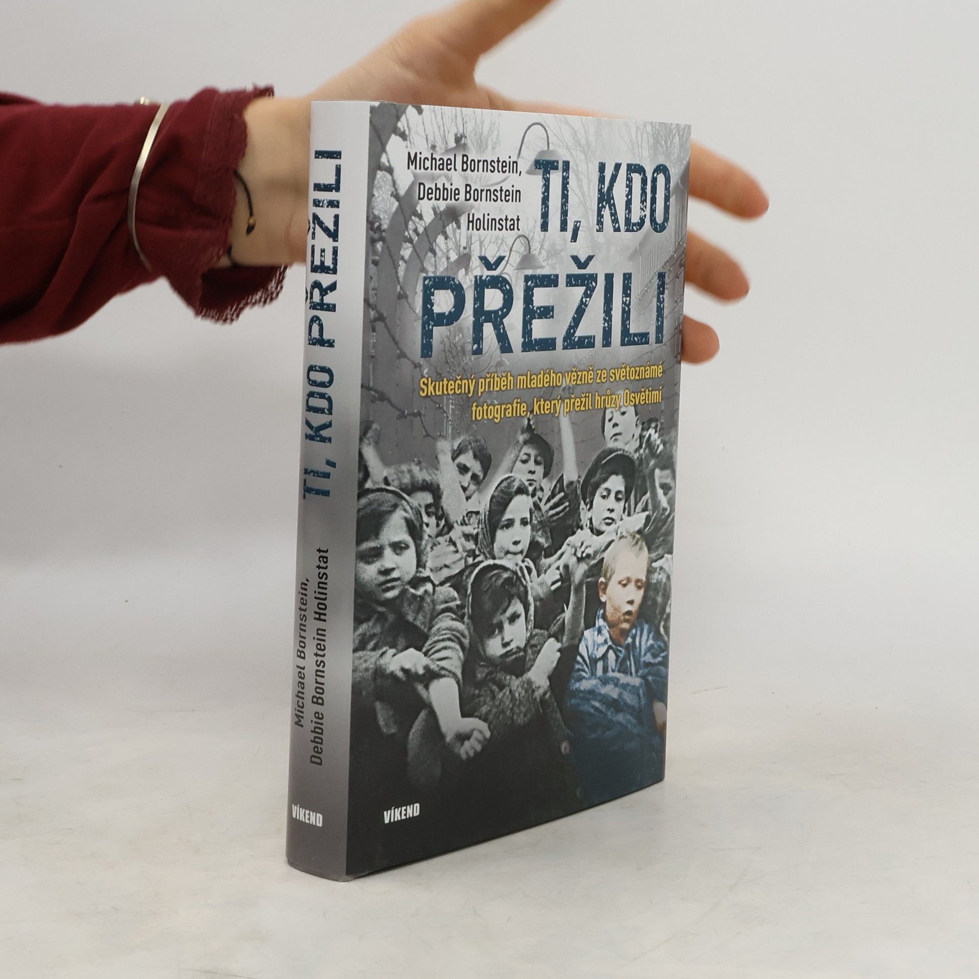Collectif d'auteurs Ti, kdo přežili