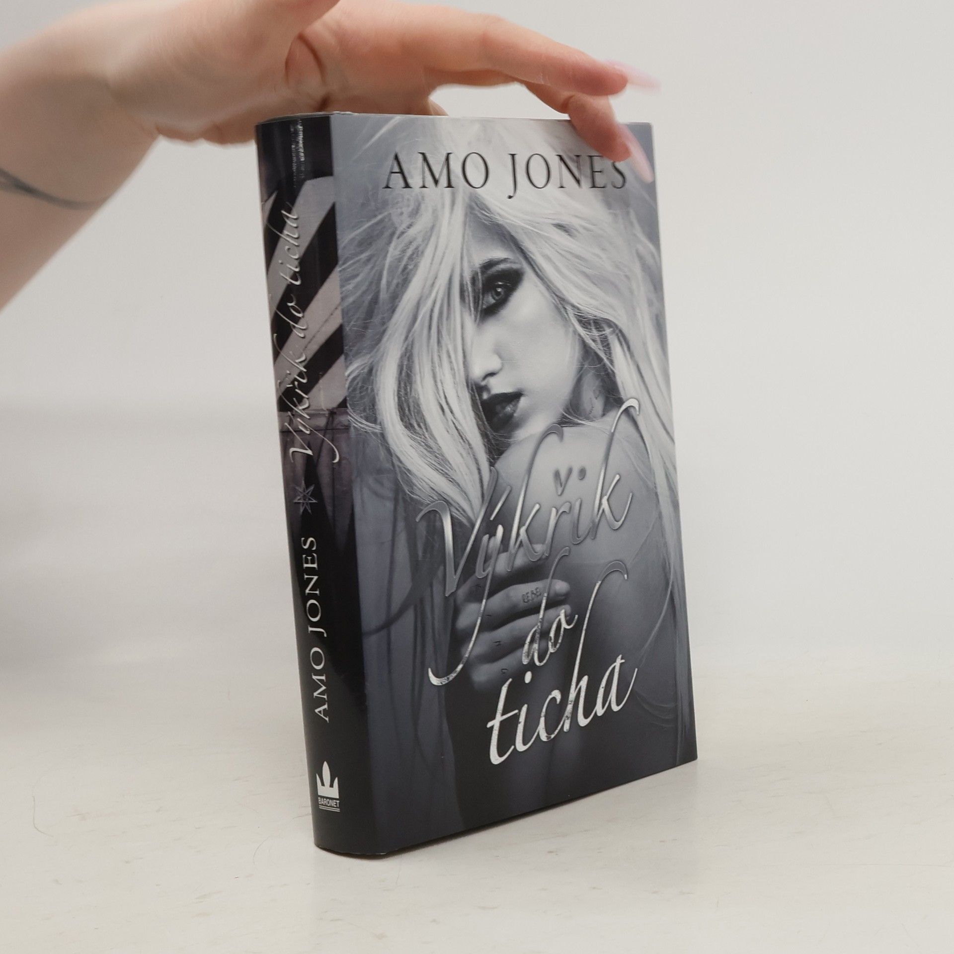 Amo Jones Výkřik do ticha