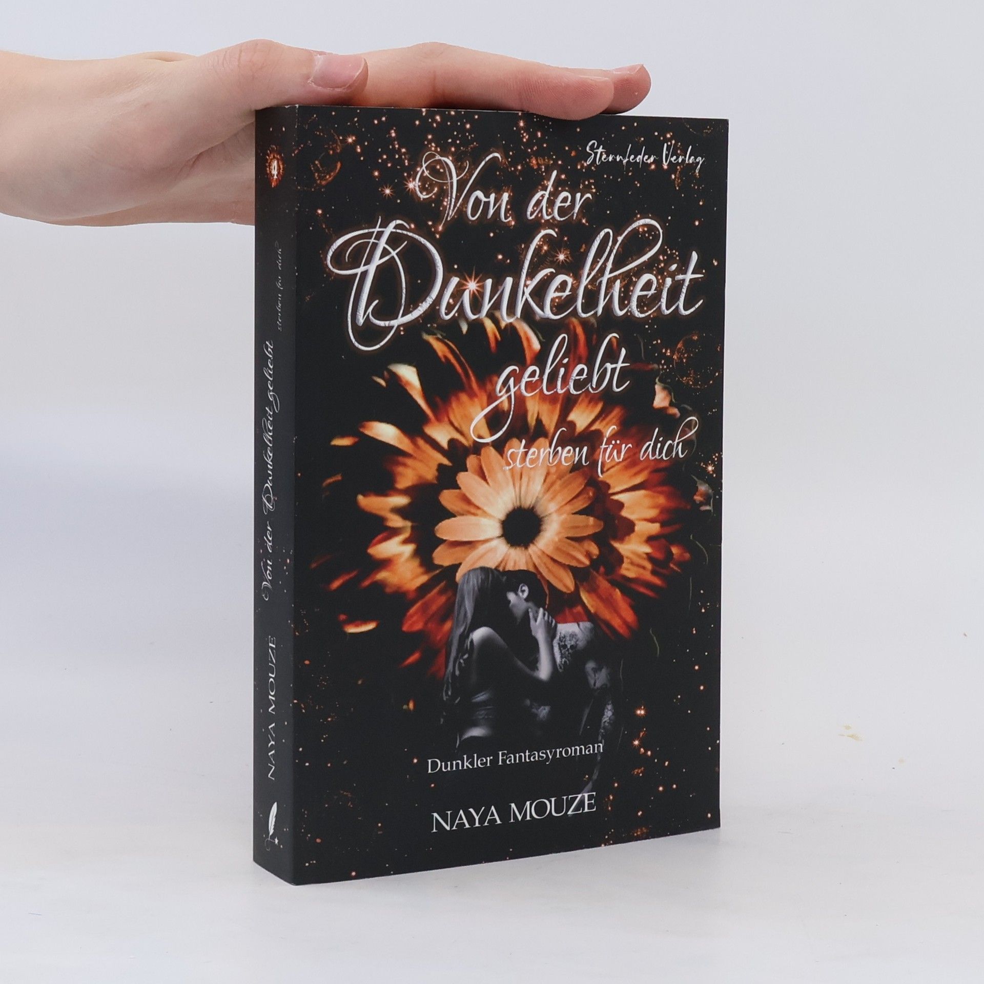 Naya Mouze Von der Dunkelheit geliebt. sterben für dich
