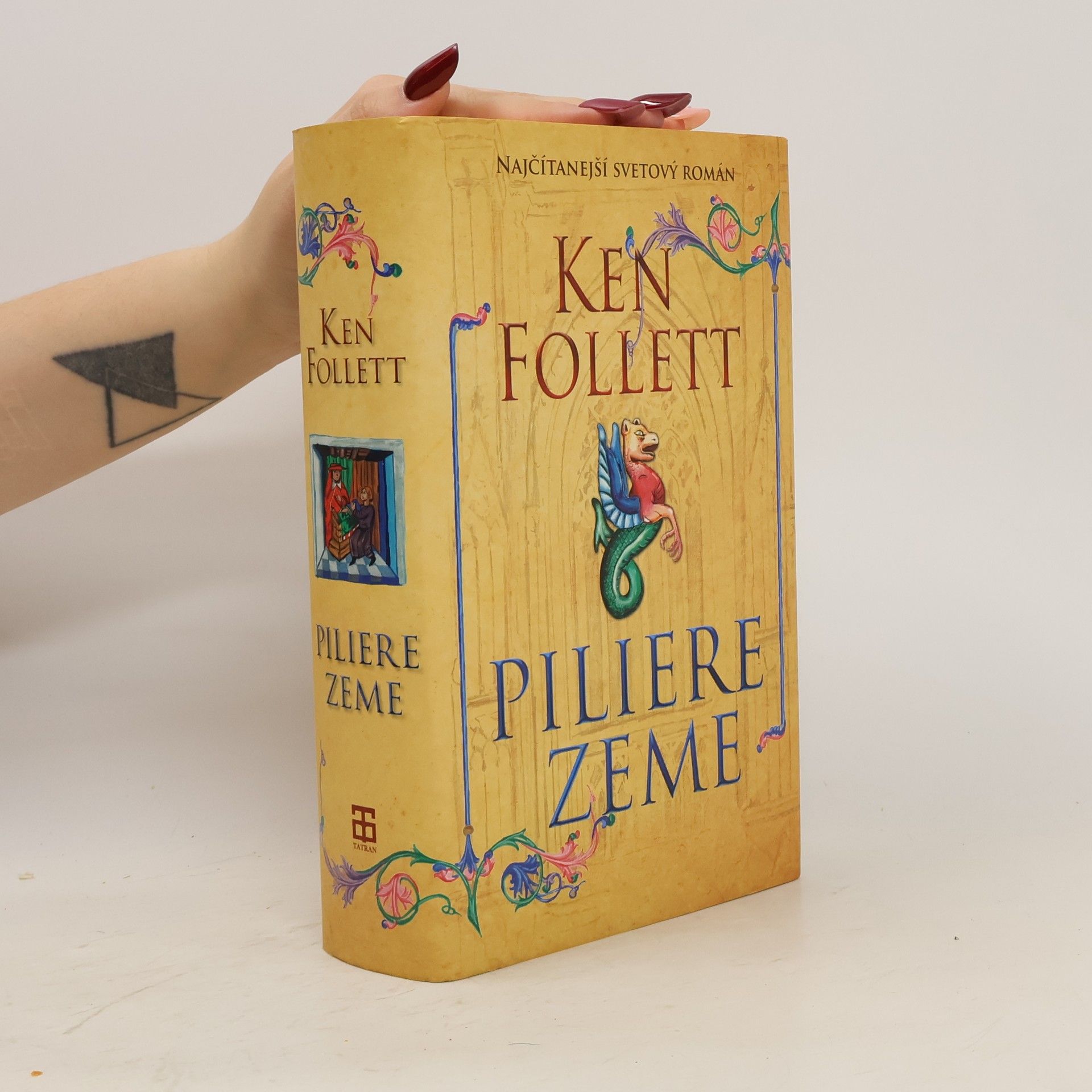Ken Follett Piliere zeme