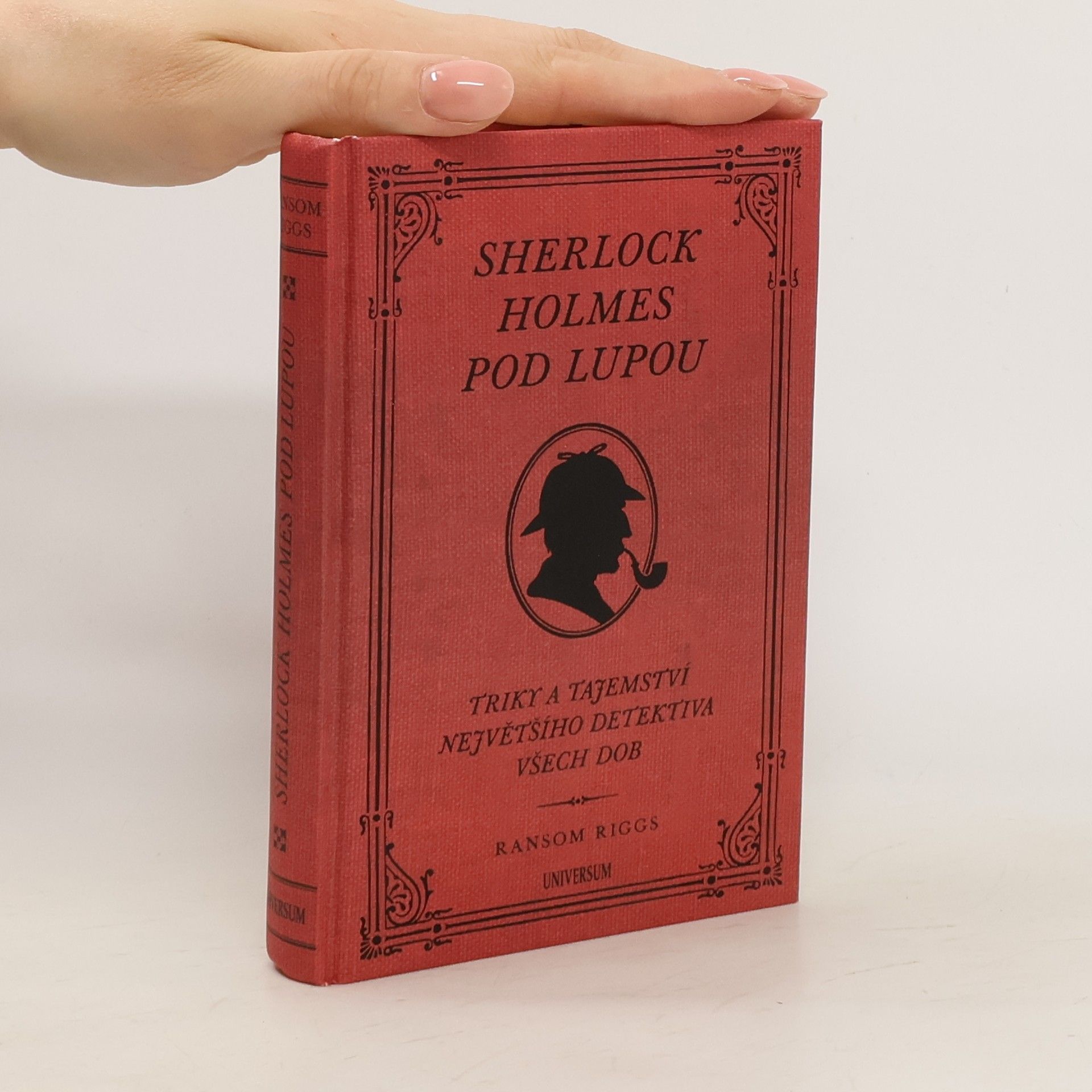 Ransom Riggs Sherlock Holmes pod lupou