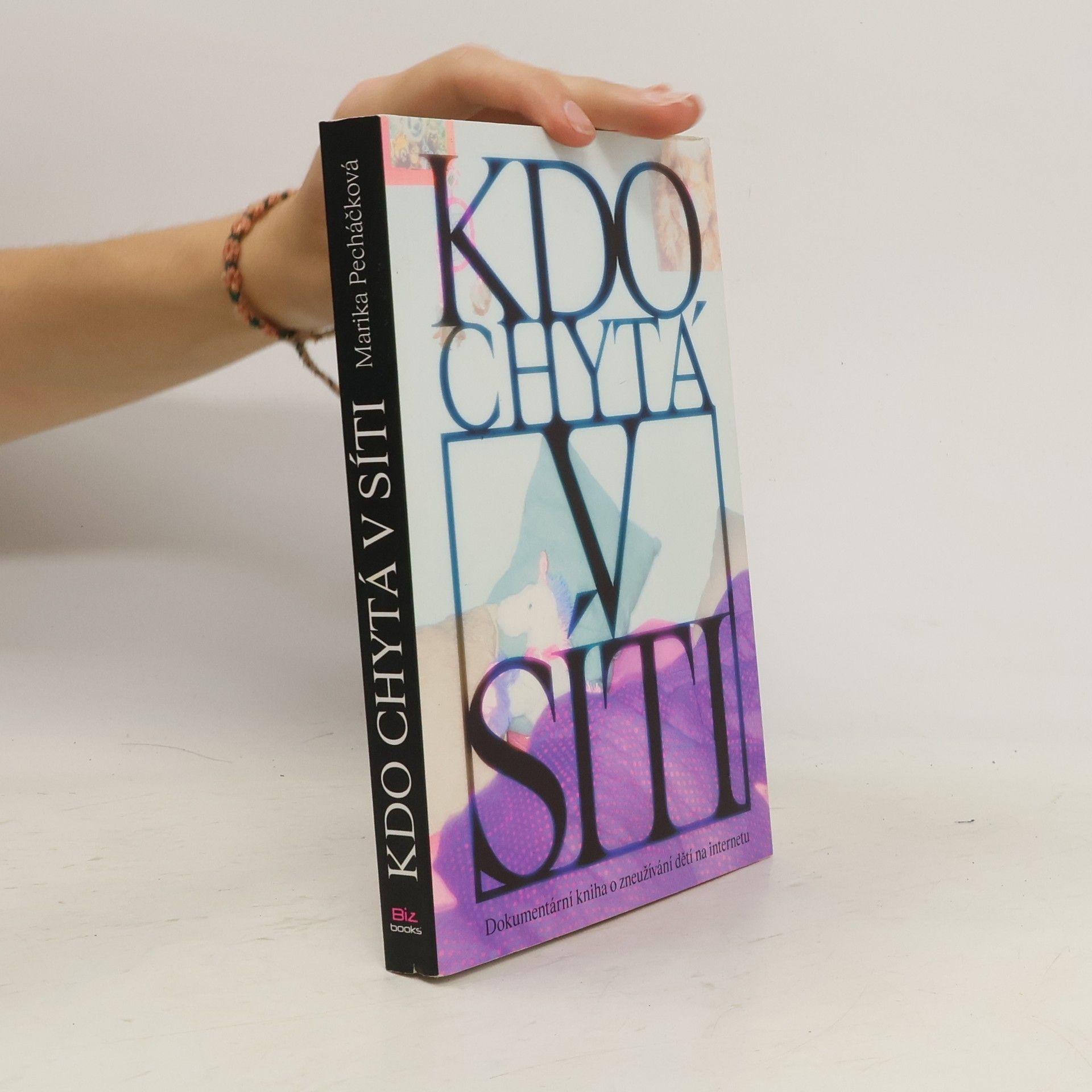 Marika Pecháčková Kdo chytá v síti