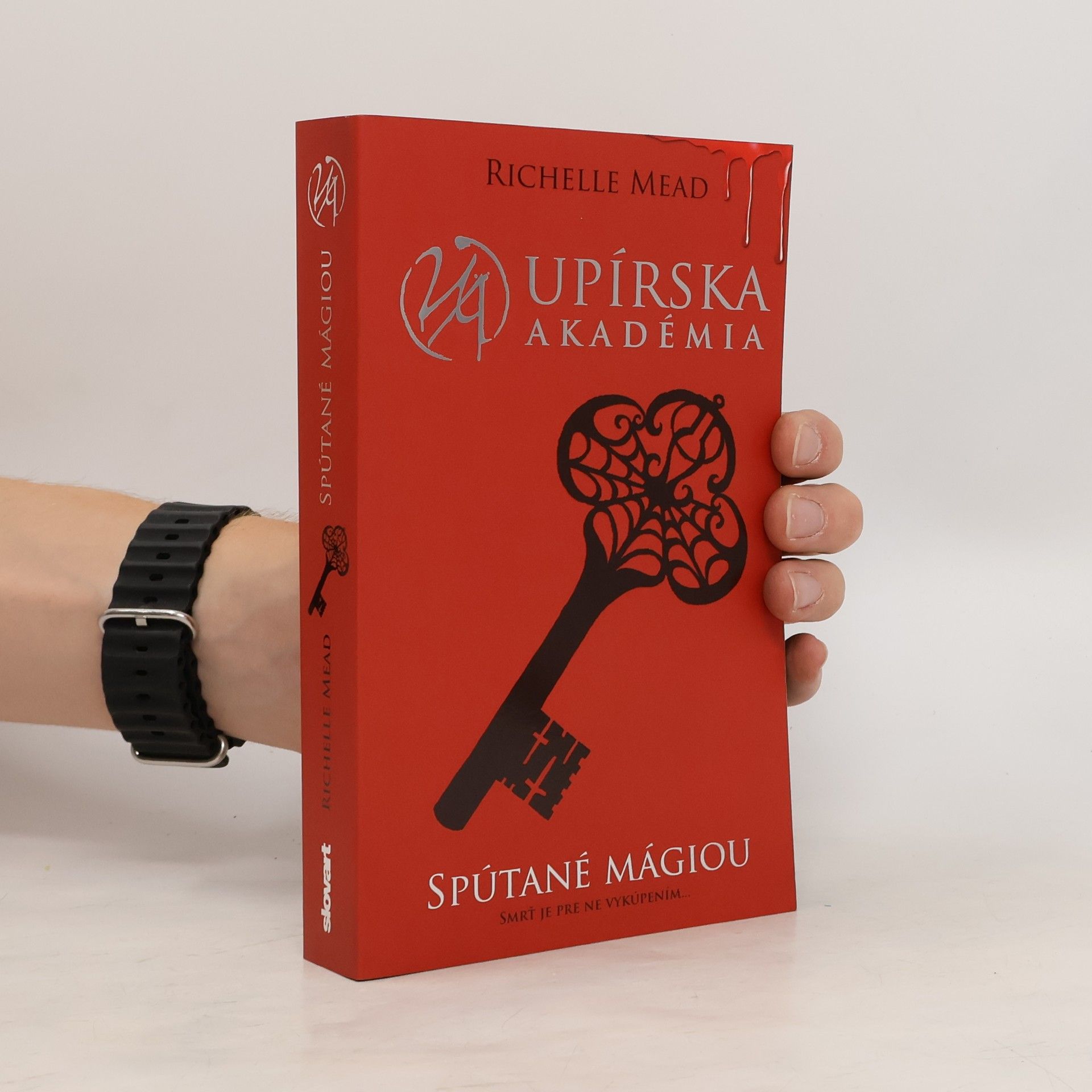 Richelle Mead Upírska akadémia. Spútané Mágiou
