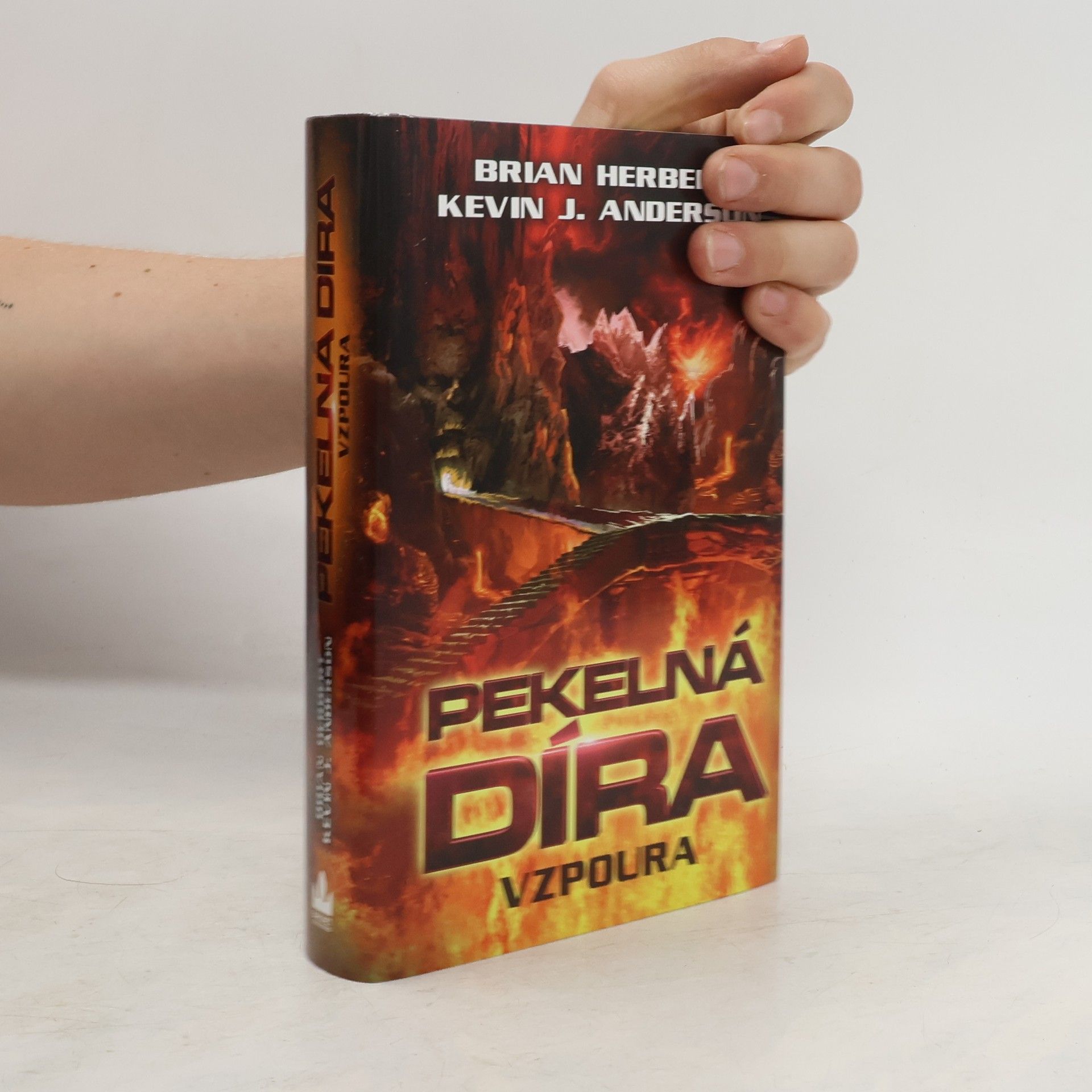 Brian Herbert Pekelná díra: Vzpoura