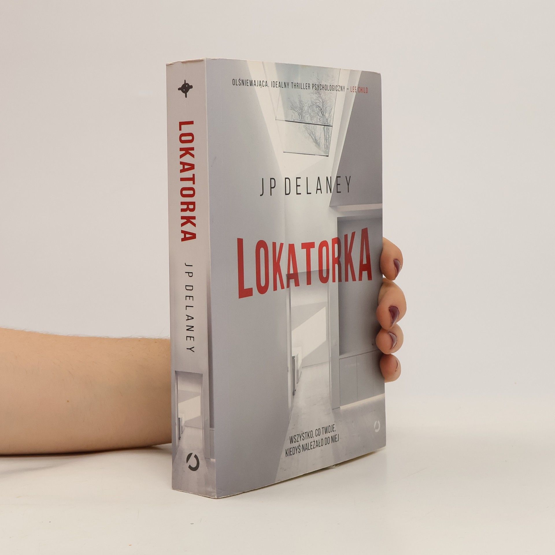 J. P. Delaney LOKATORKA