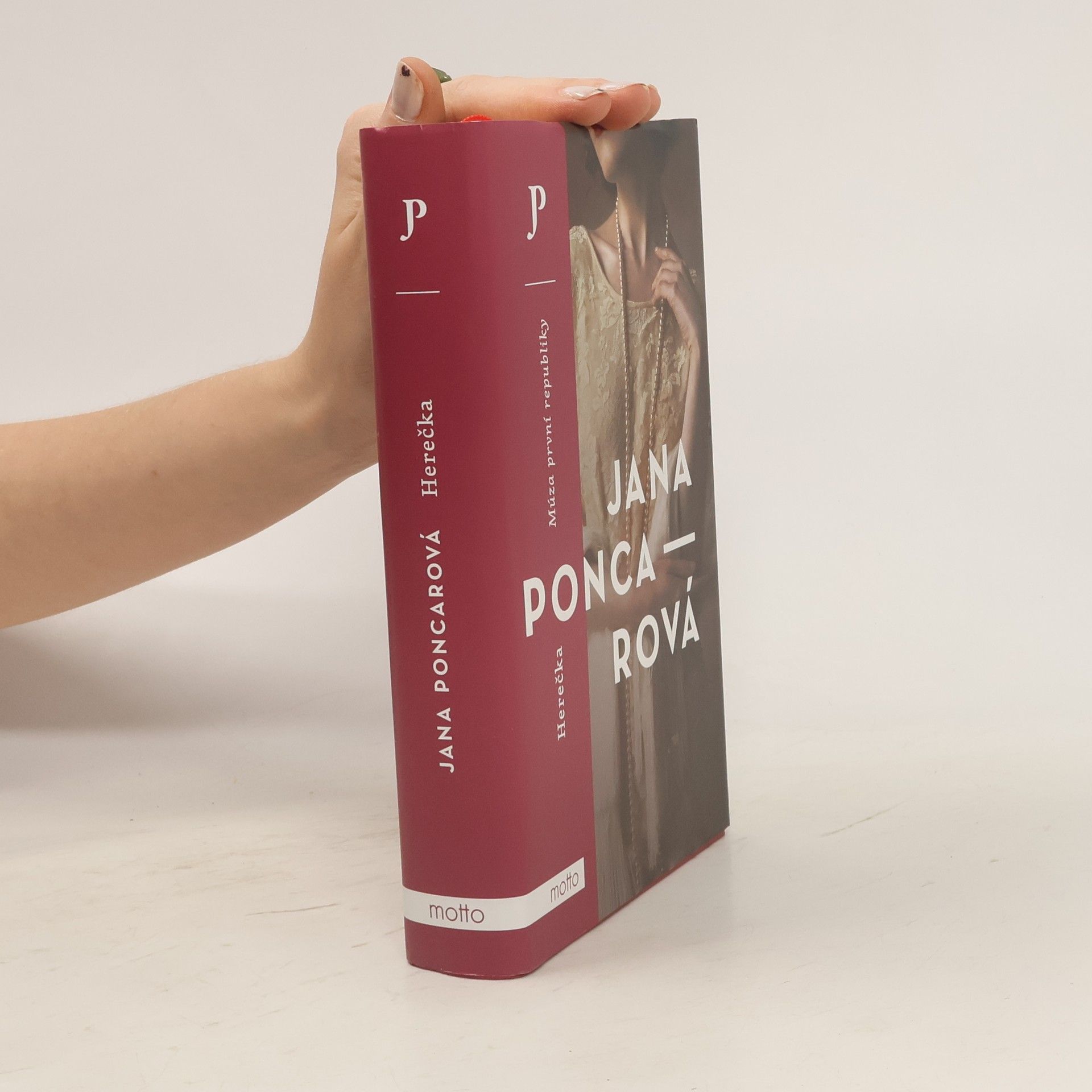 Jana Poncarová Herečka : múza první republiky