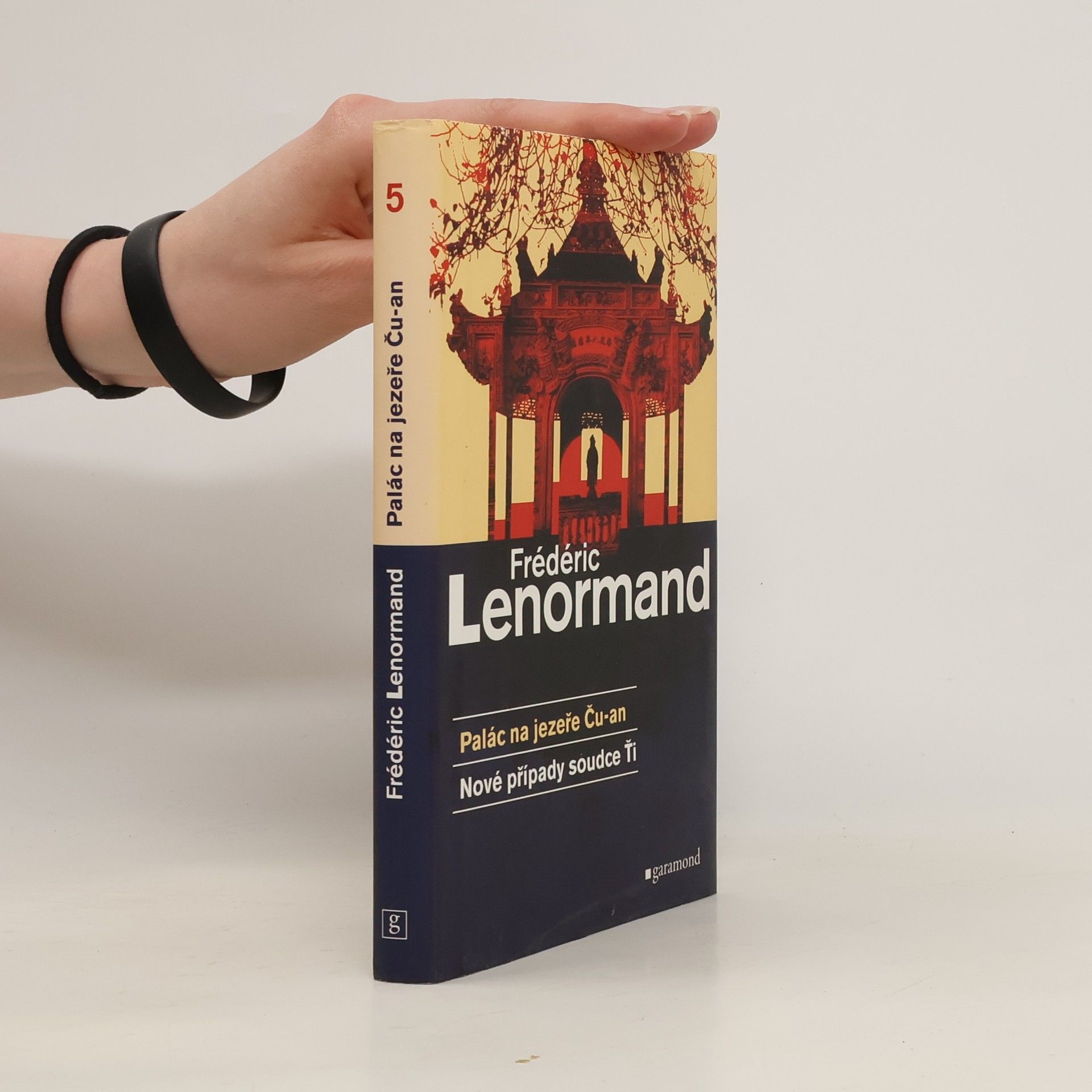 Frédéric Lenormand Palác na jezeře Ču-an
