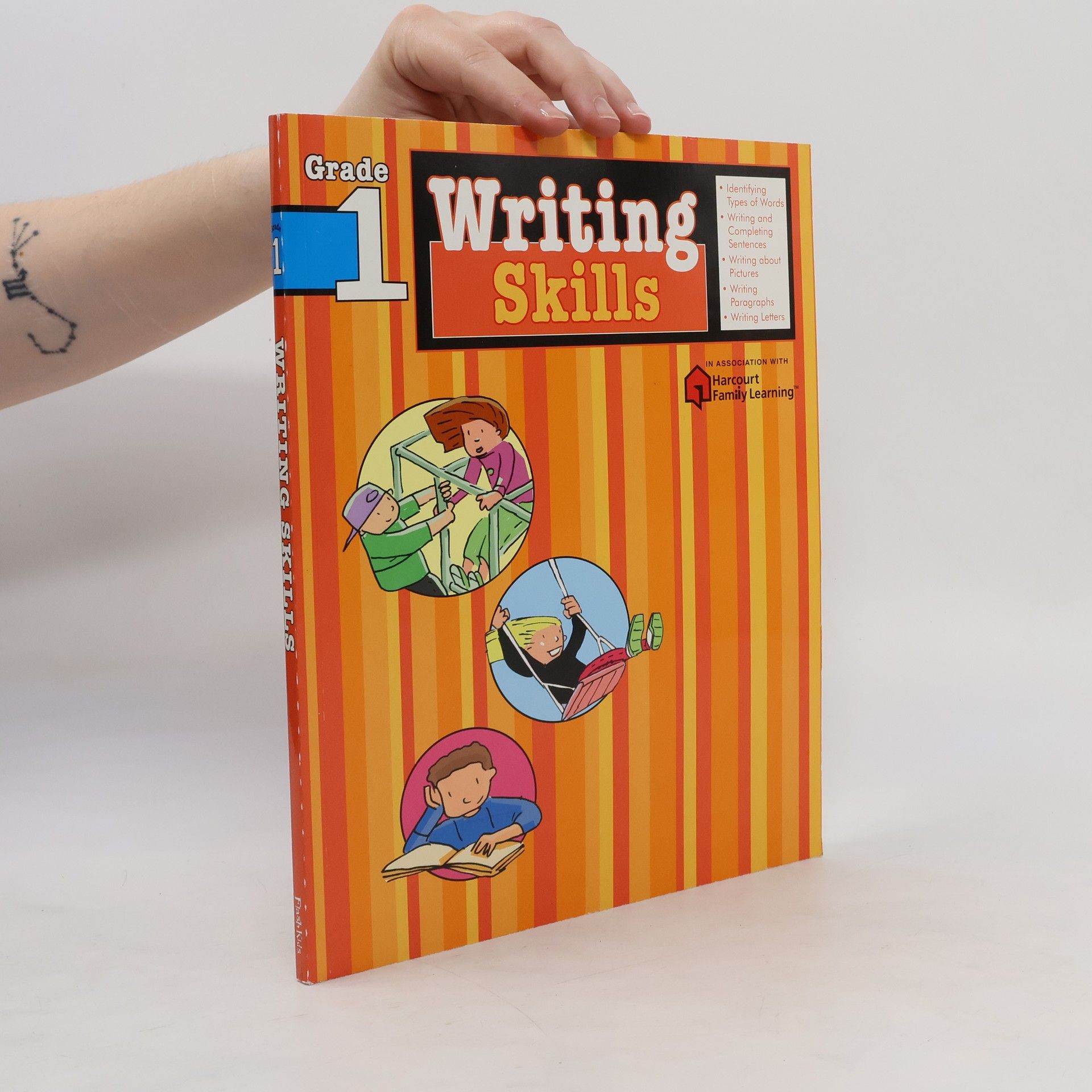 Flash Kids Editors Writing Skills: Grade 1 (Flash Kids Harcourt Family Learning)