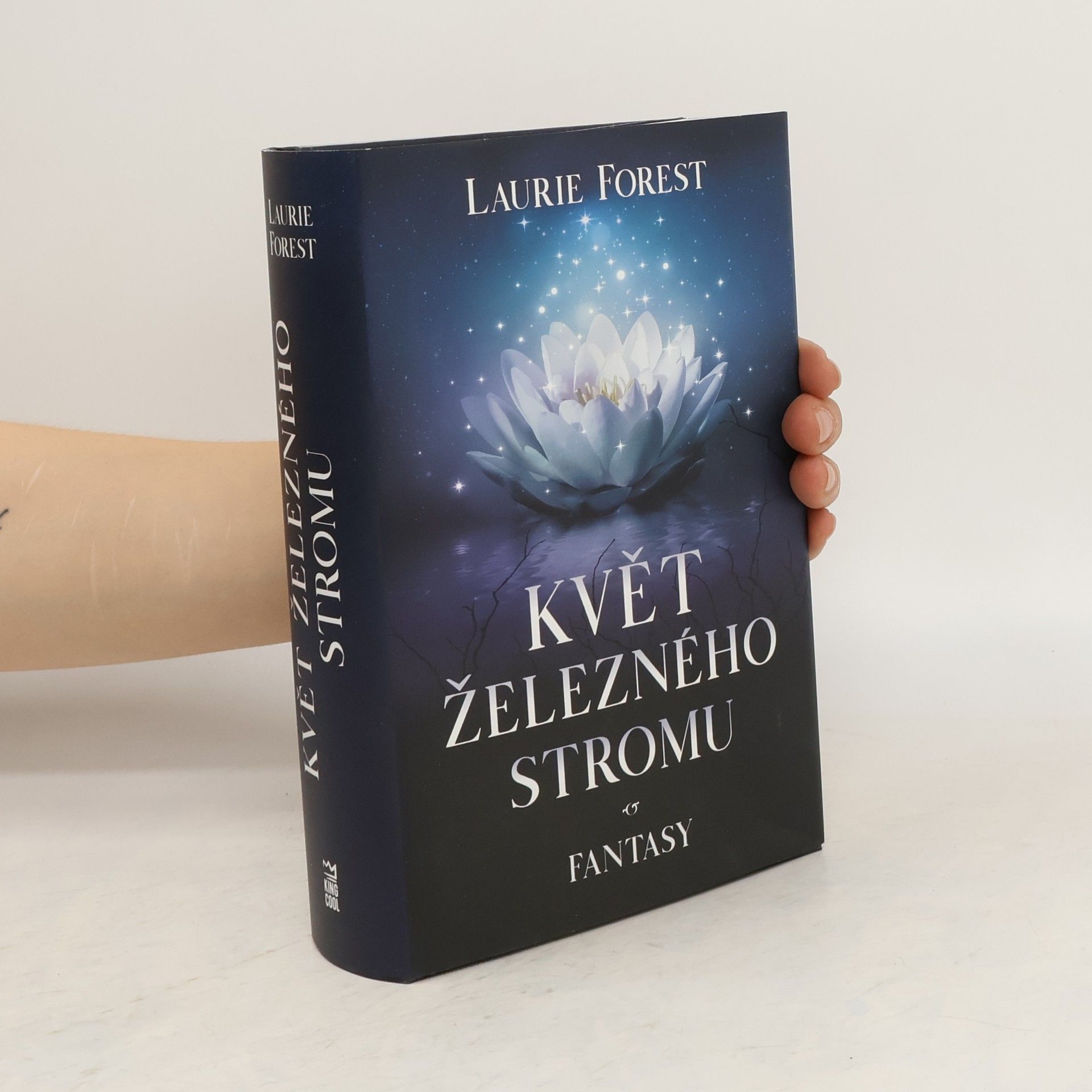 Laurie Forest Květ železného stromu