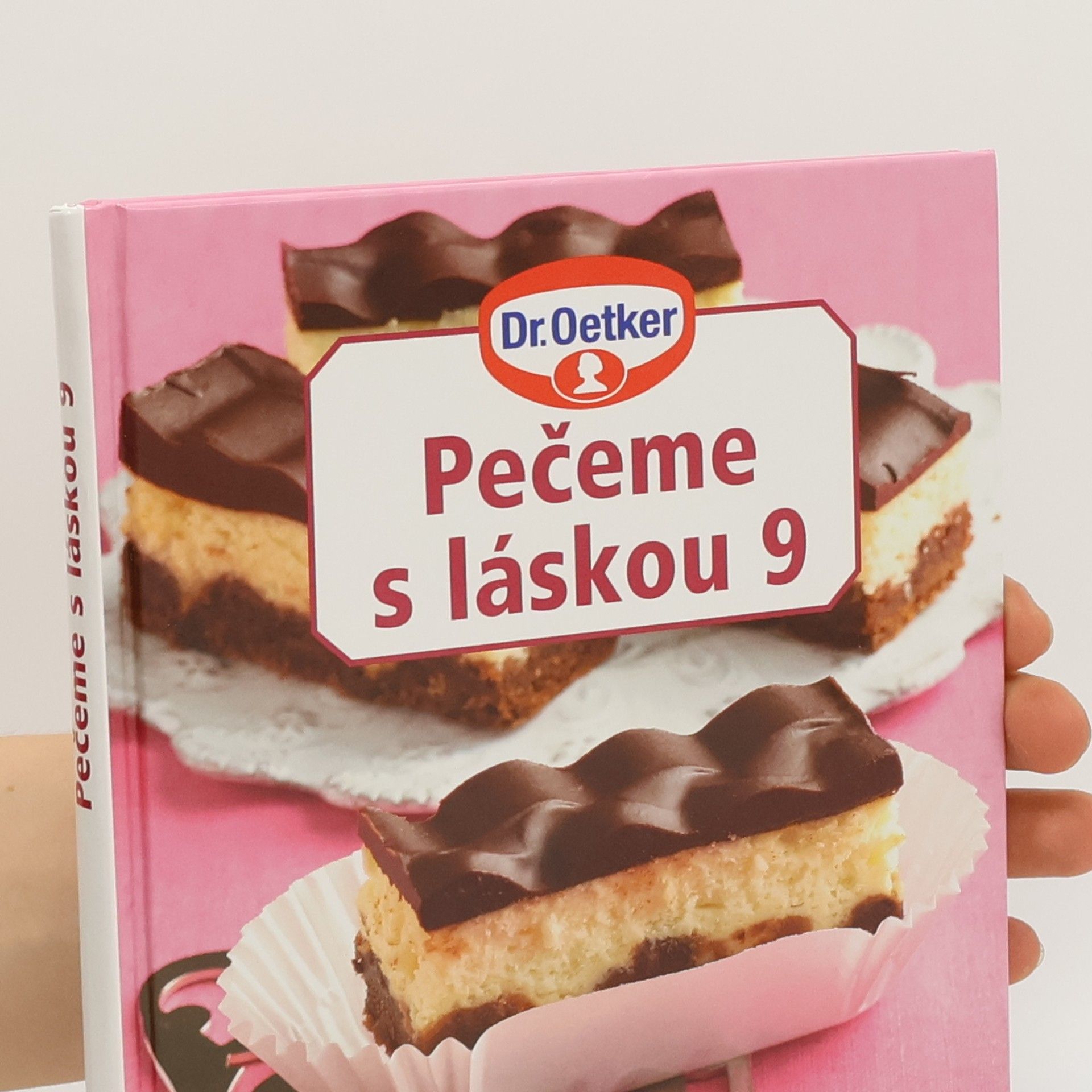 Kolektiv autorů Pečeme s láskou 9 : 52 lákavých inspirací na pečení na plechu