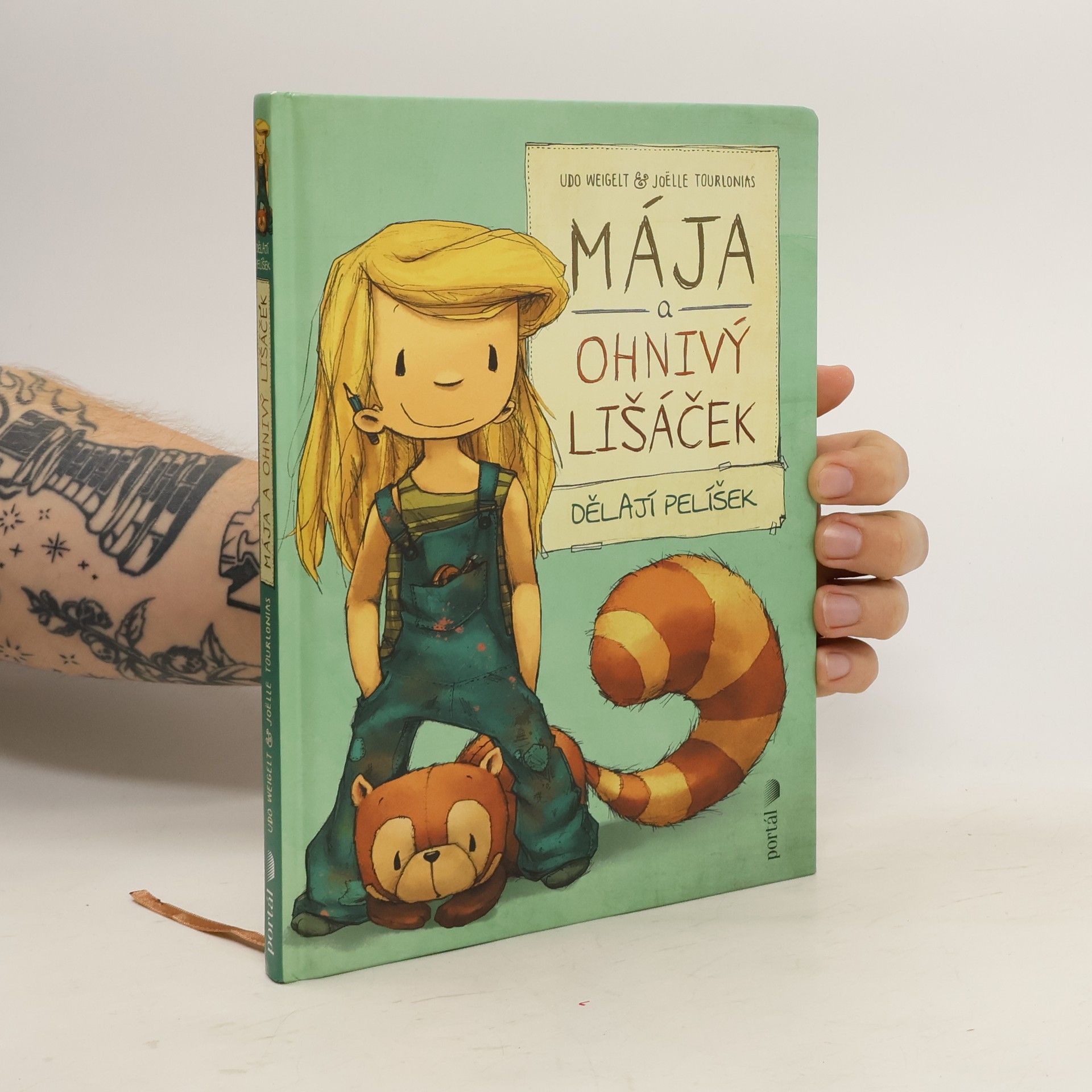 Udo Weigelt Mája a ohnivý lišáček dělají pelíšek
