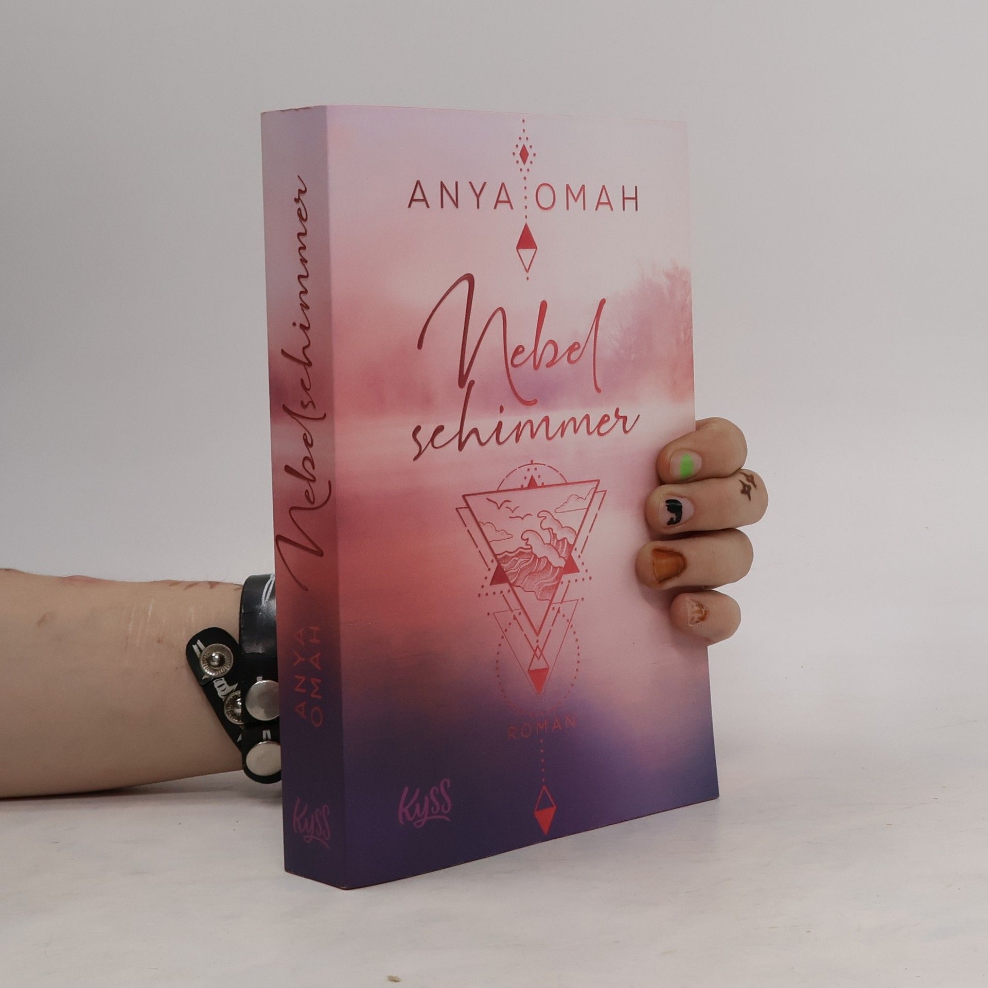 Anya Omah Nebelschimmer