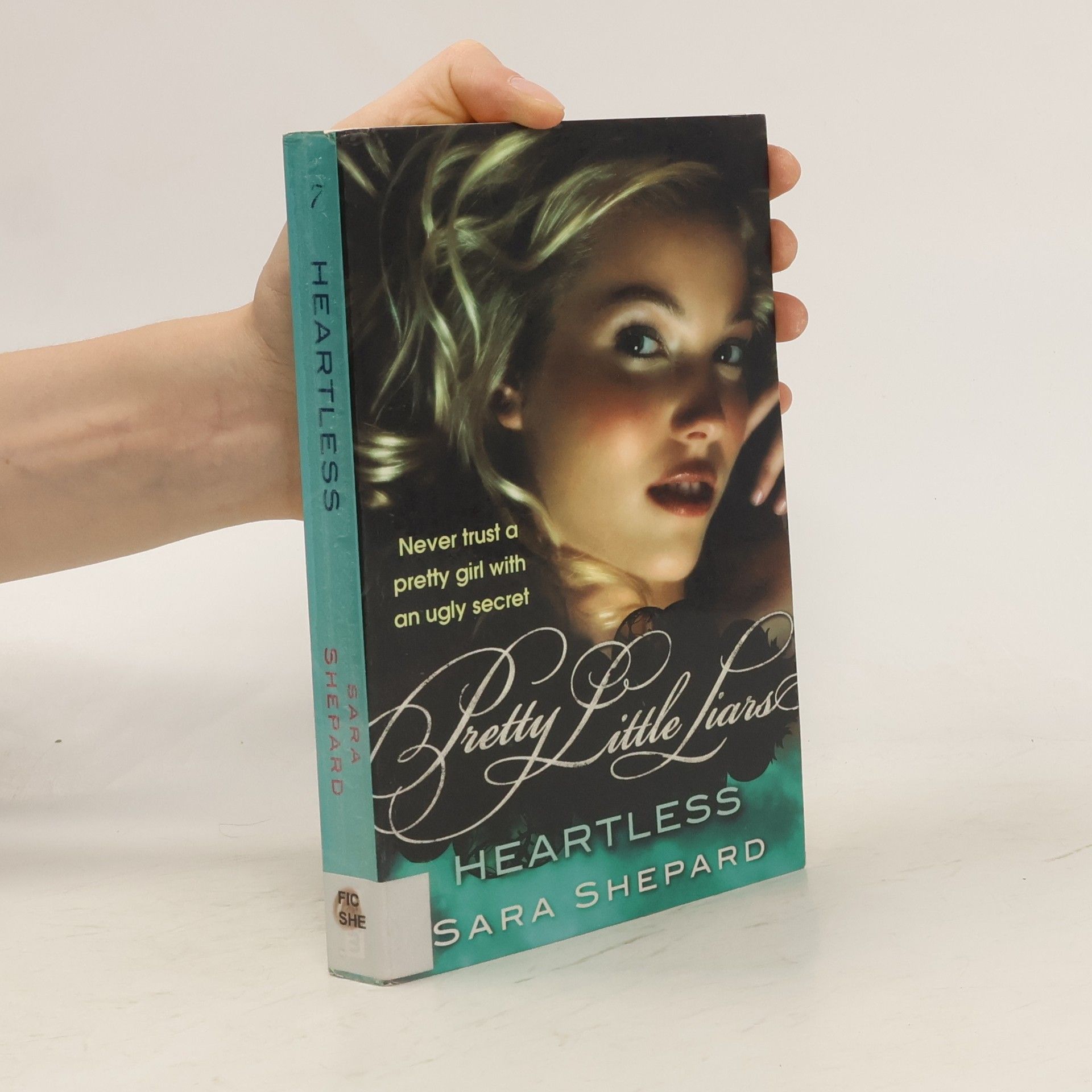 Sara Shepard Heartless - Pretty Little Liars
