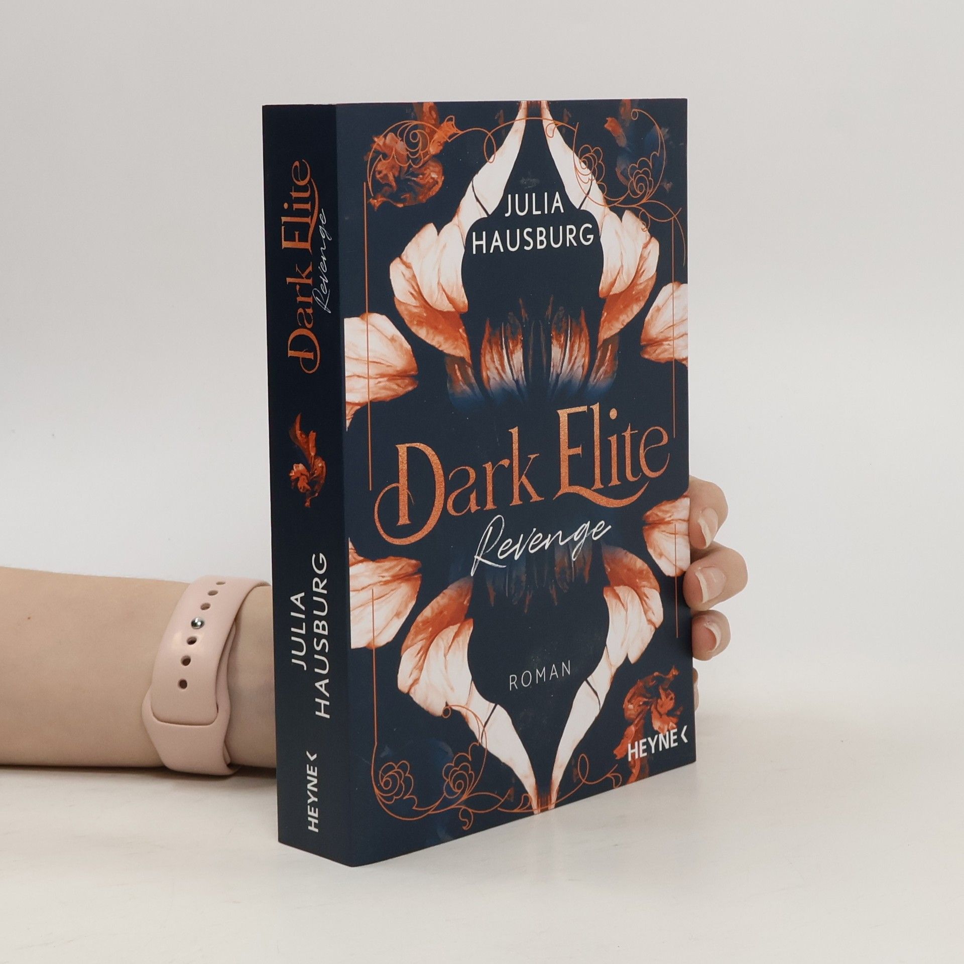 Julia Hausburg Dark Elite – Revenge