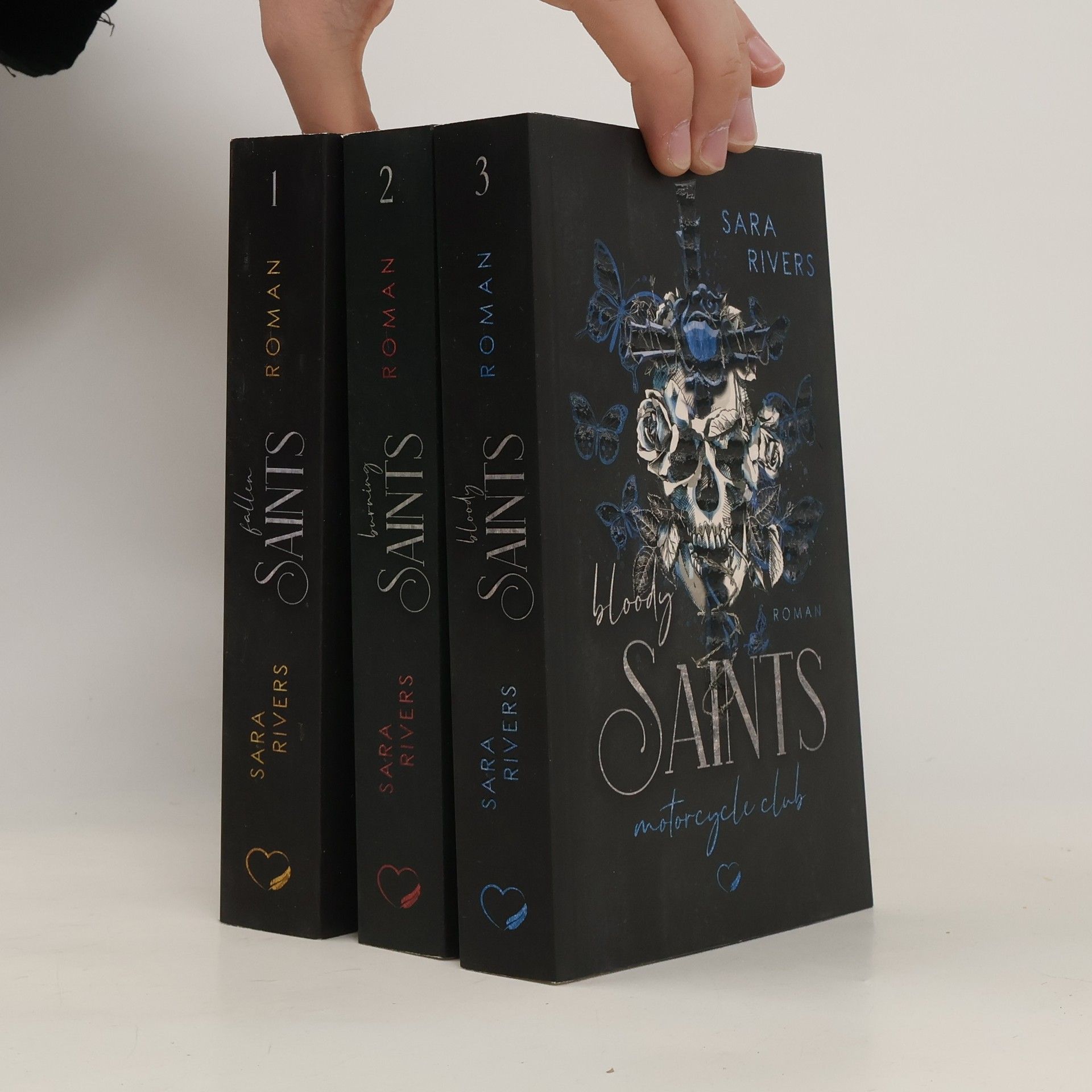 Sara Rivers Bloody Saints 1-3