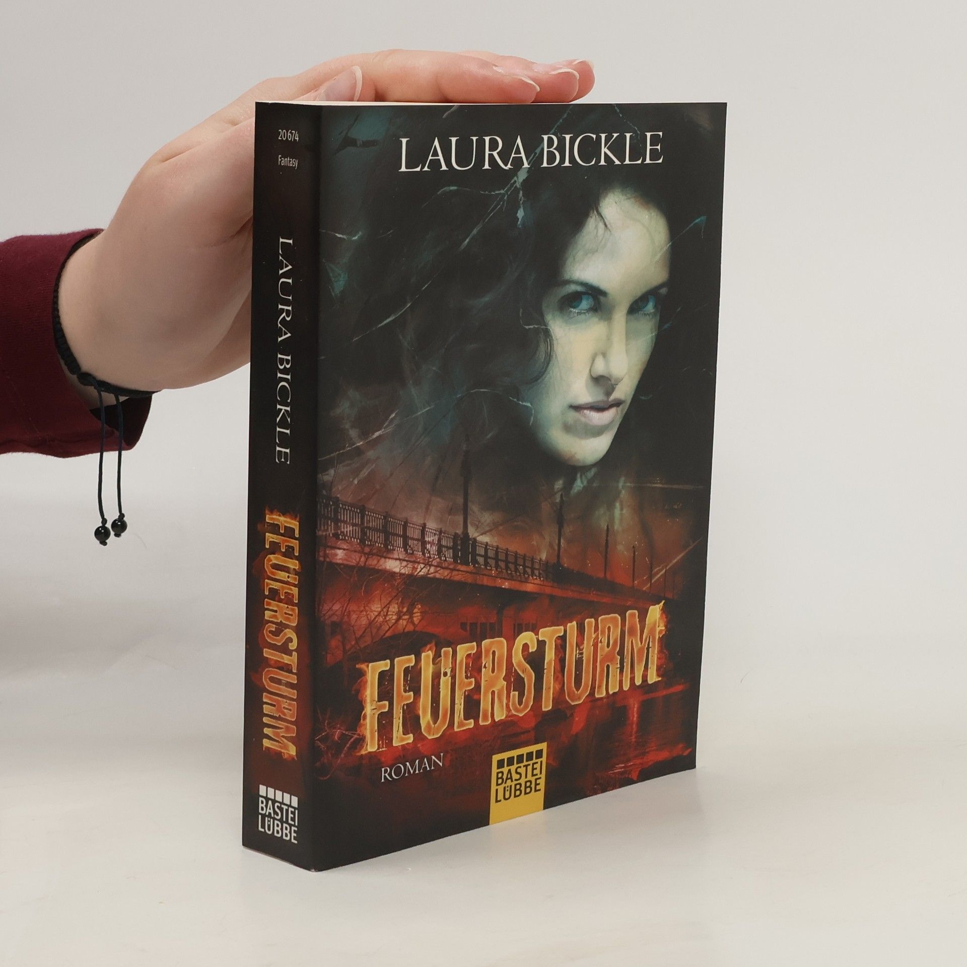 Laura Bickle Feuersturm