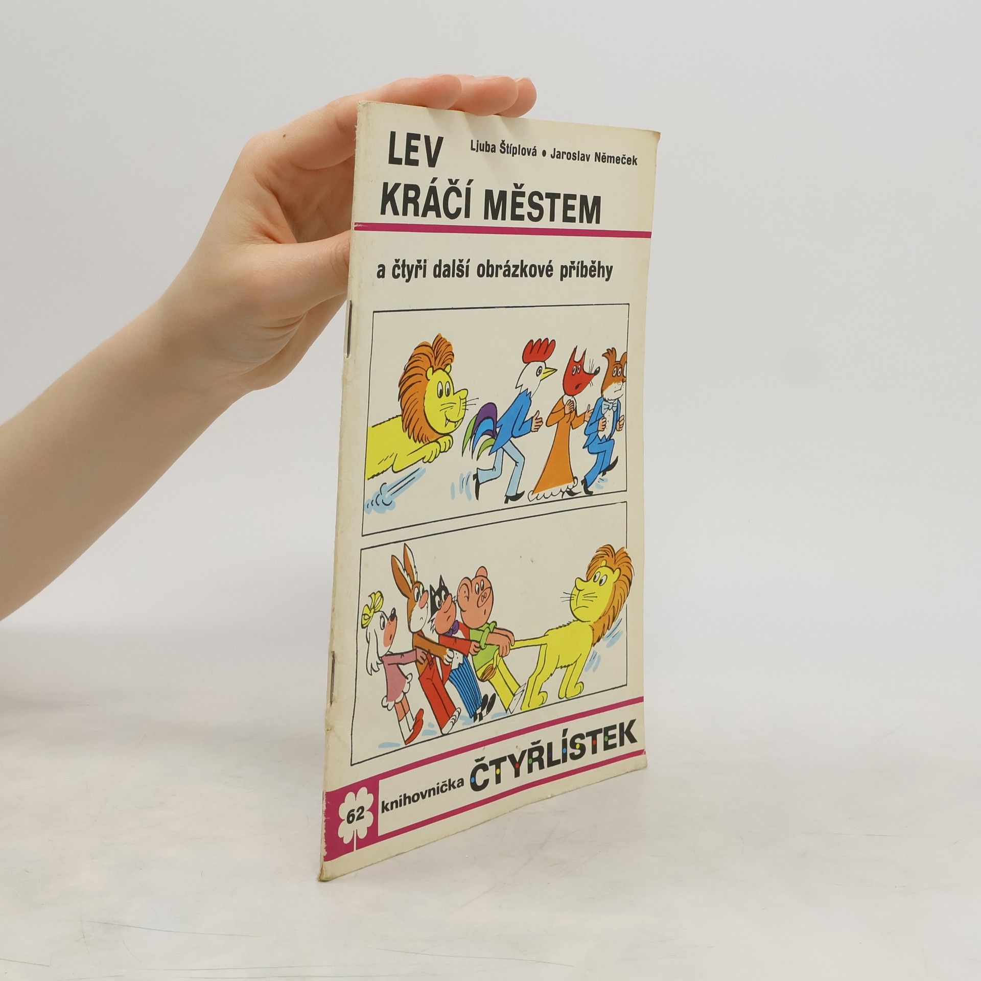 Jaroslav Němeček Čtyřlístek 62. Lev kráčí městem