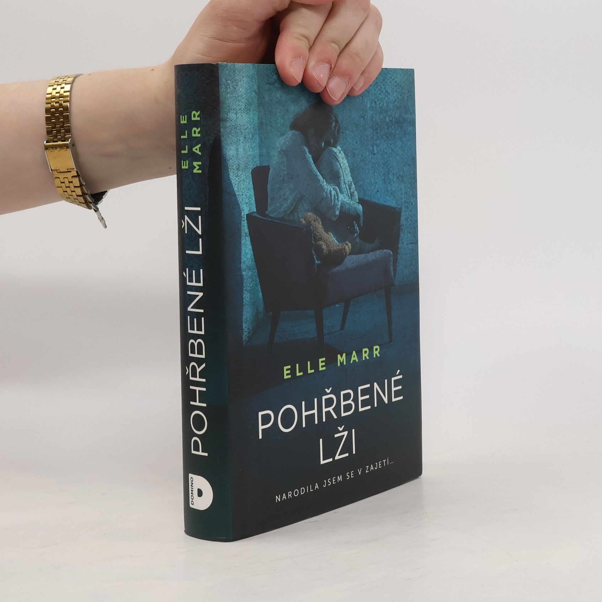 Elle Marr Pohřbené lži