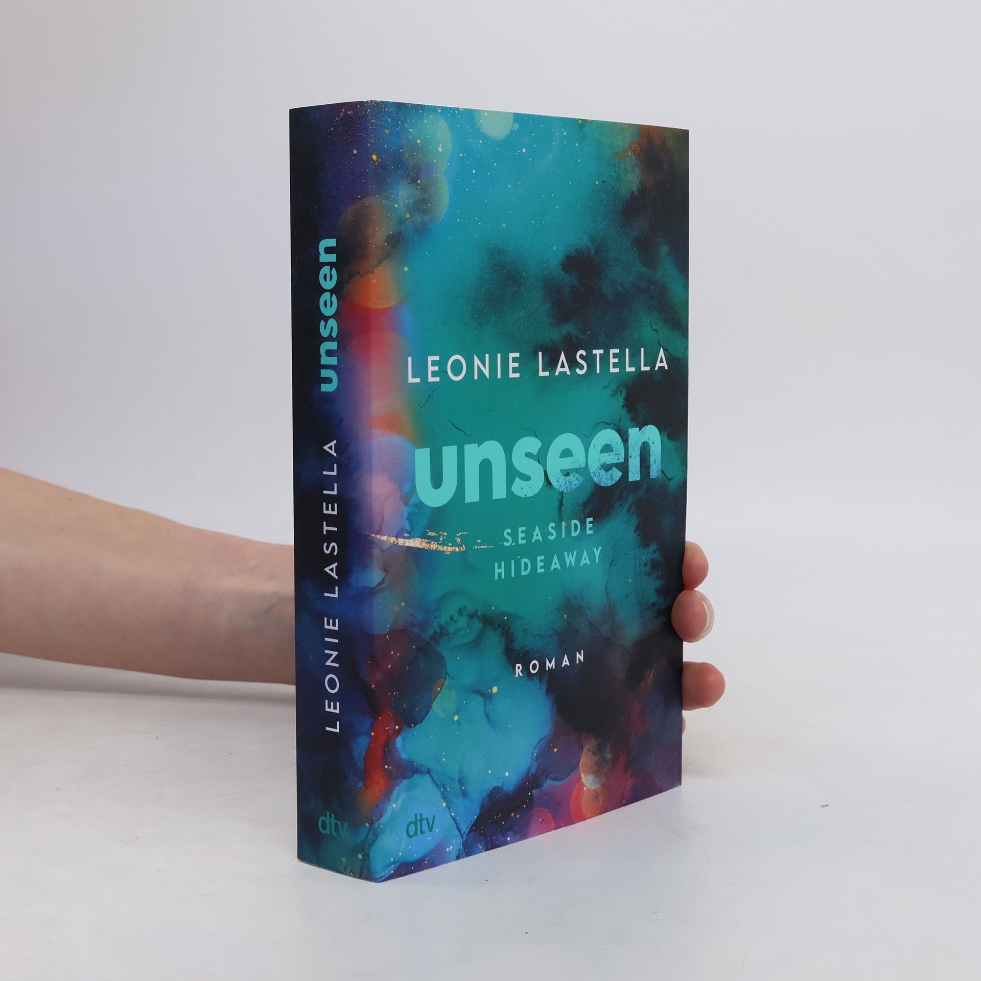 Leonie Lastella Seaside Hideaway – Unseen