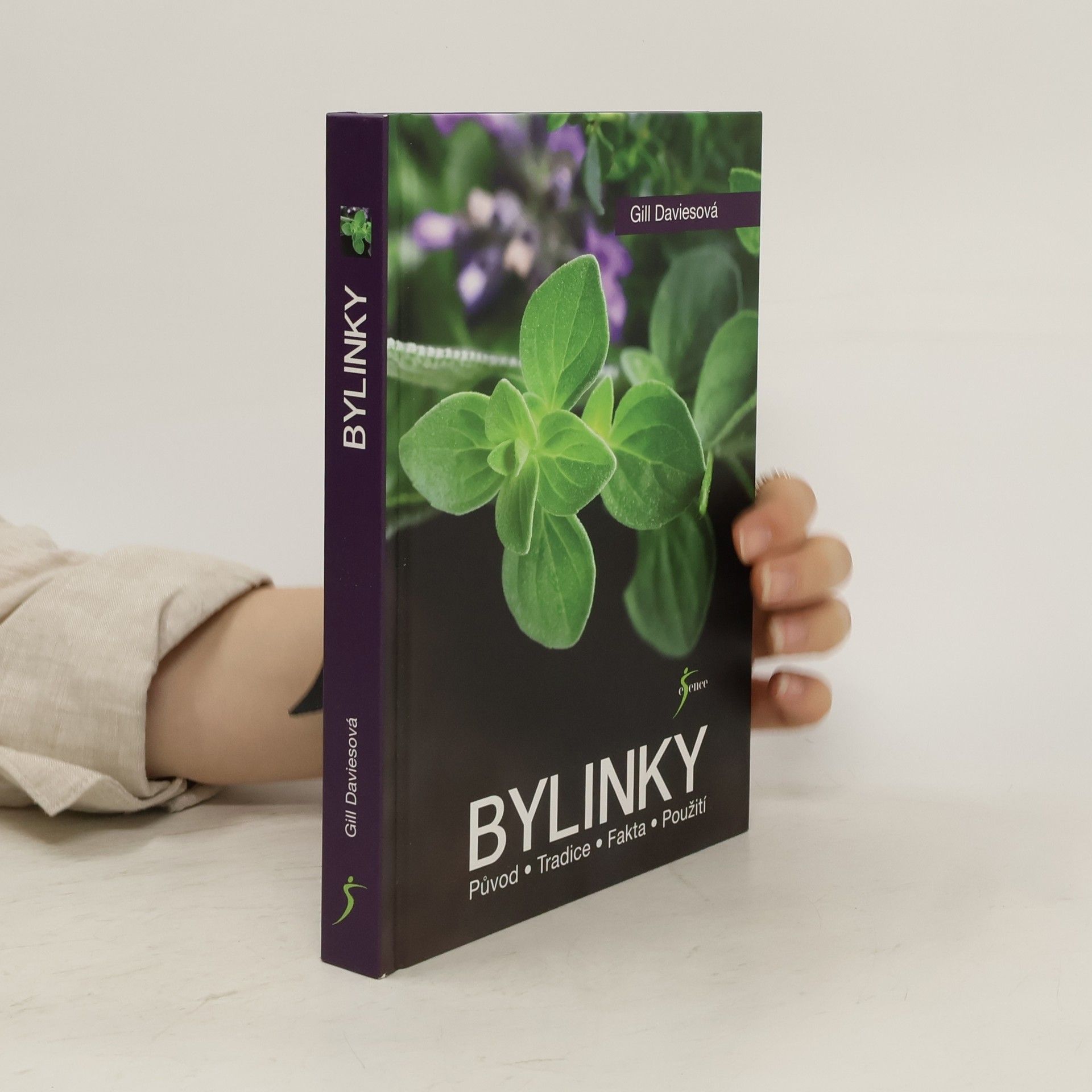 Gill Davies Bylinky