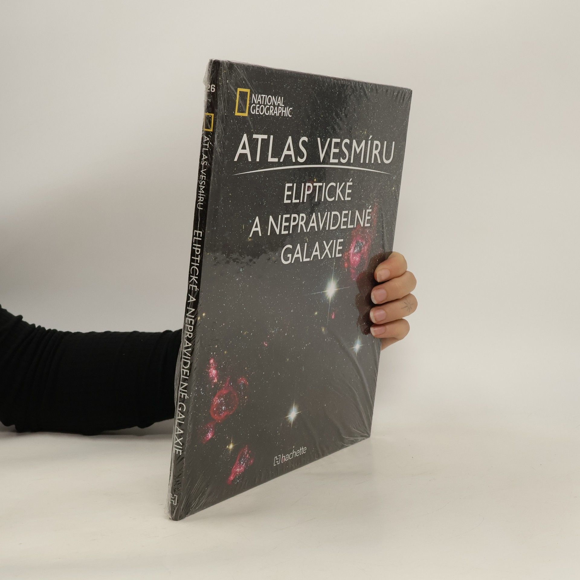 kolektiv Atlas Vesmíru 26. Eliptické a nepravidelné galaxie