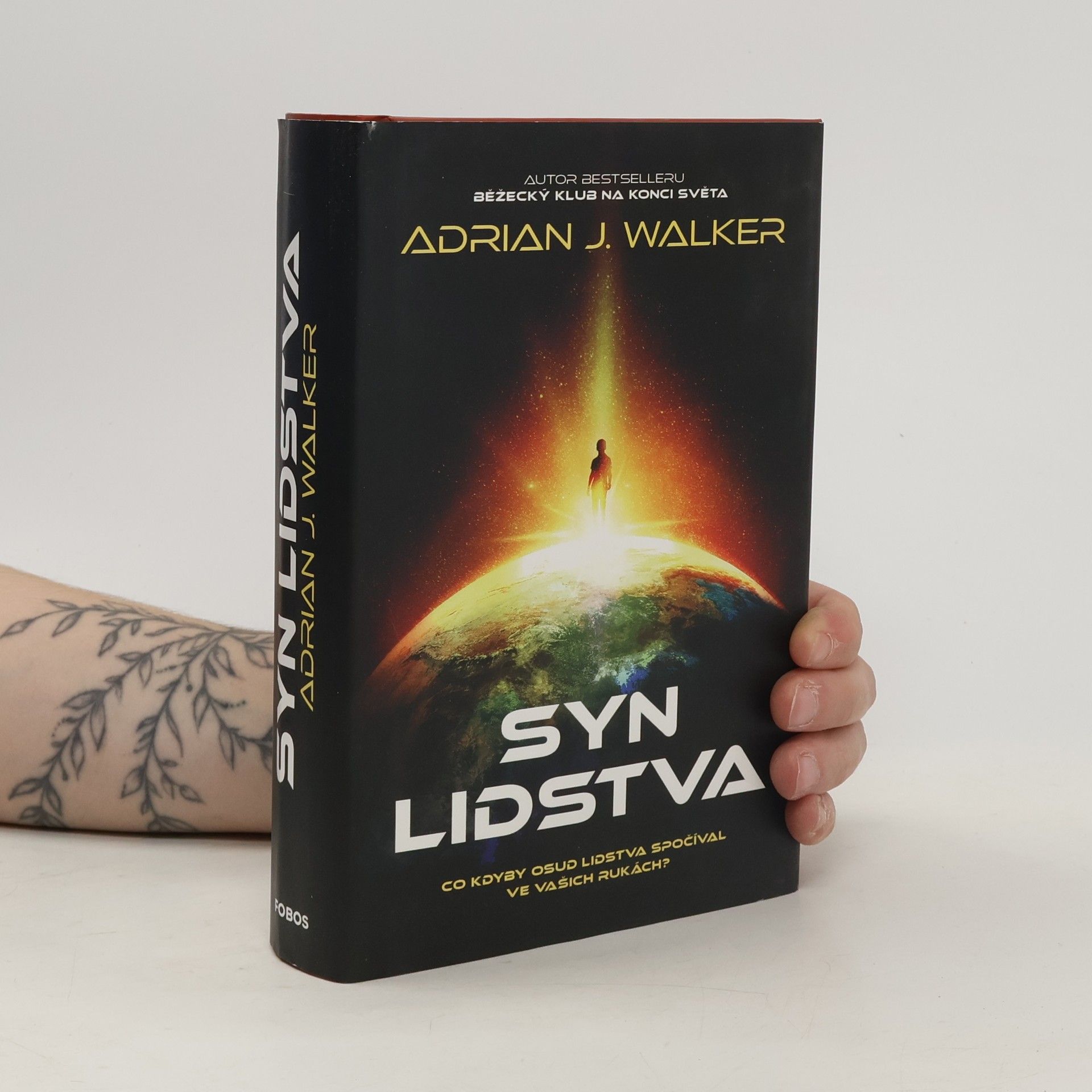 Adrian J. Walker Syn lidstva