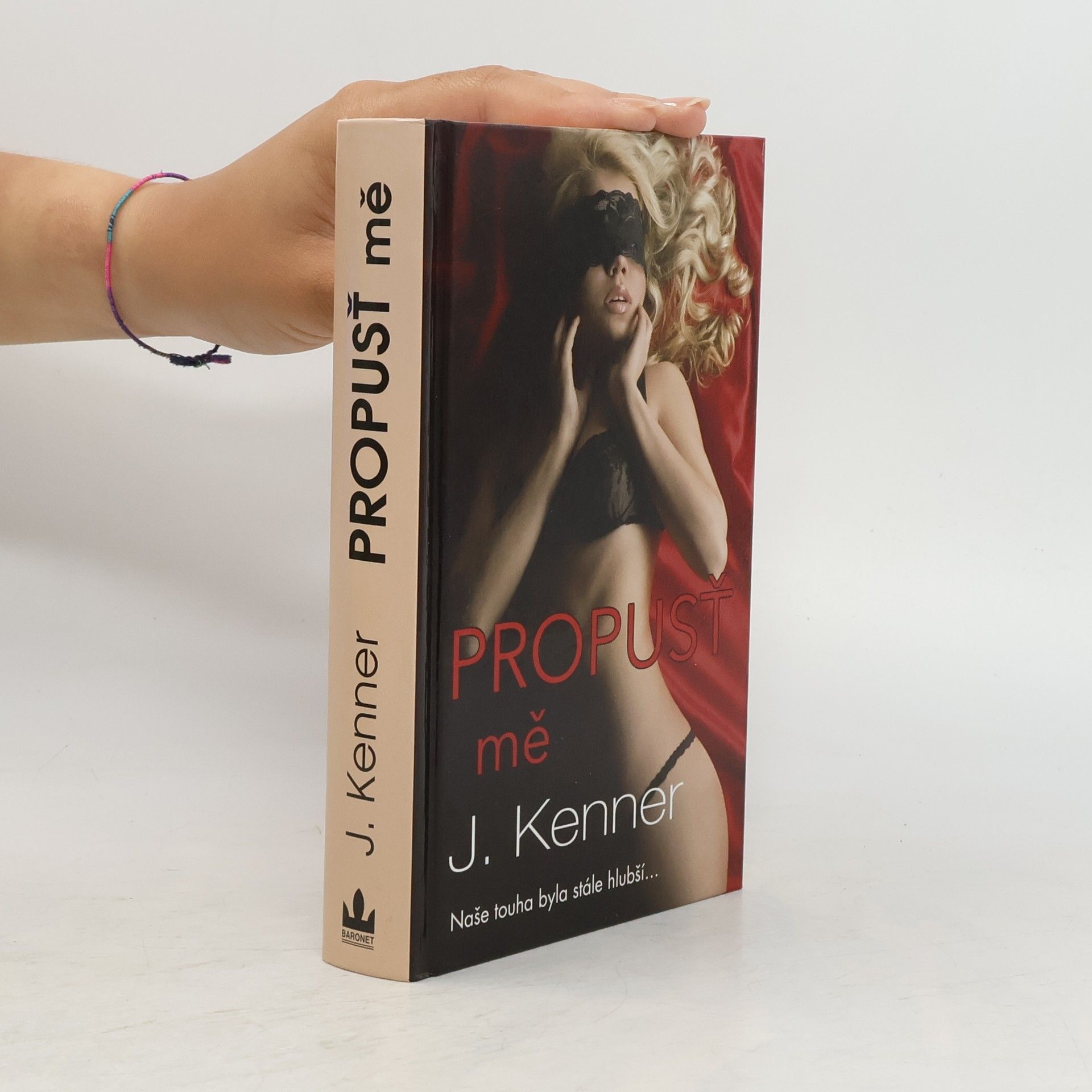 Julie Kenner Propusť mě