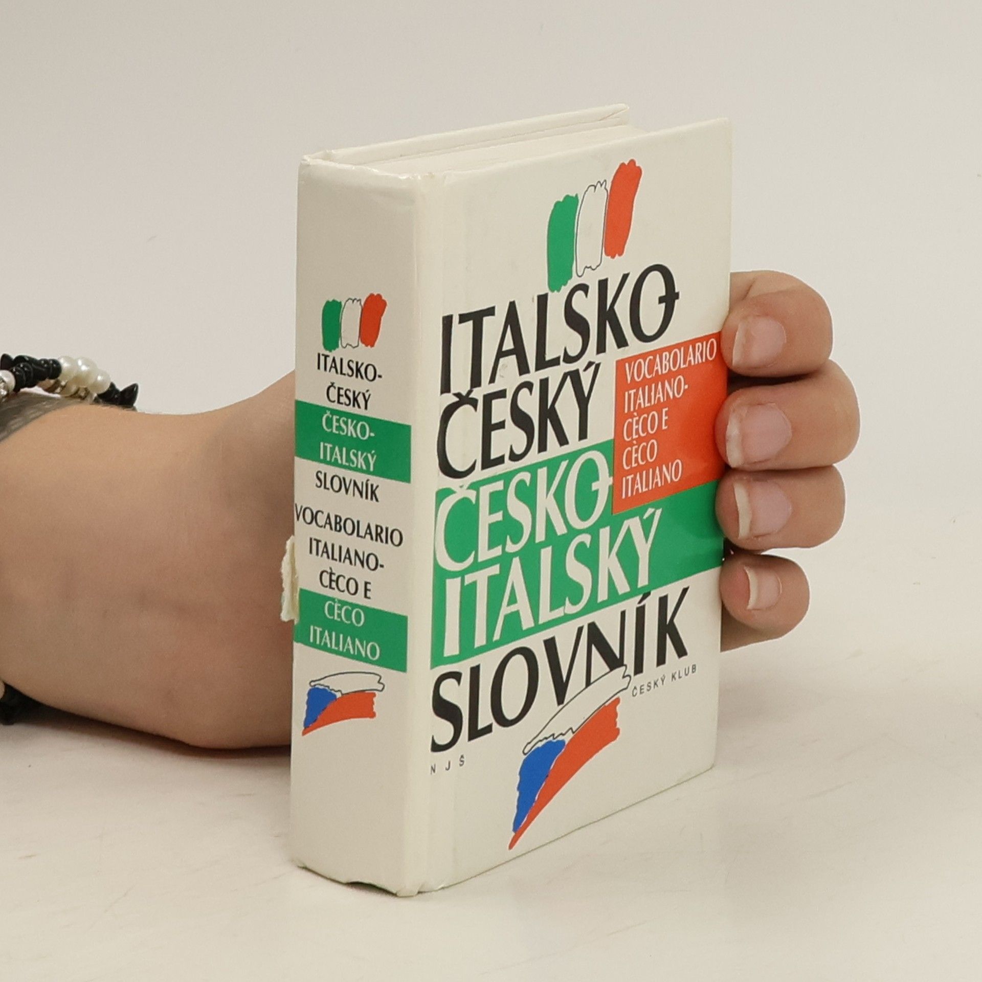 Jaroslav Bezděk Italsko-český, česko-italský slovník = Vocabolario italiano- cèco e cèco-italiano