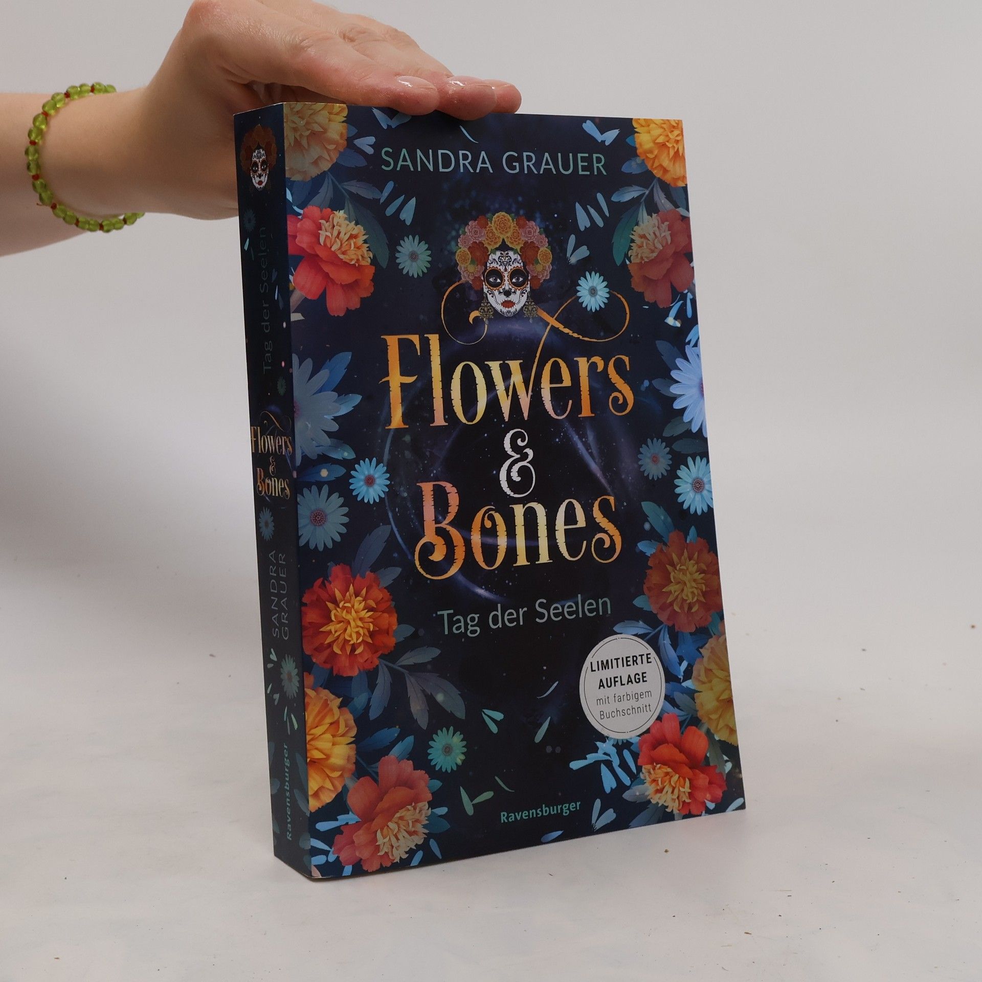 Sandra Grauer Flowers & Bones, 1: Tag der Seelen