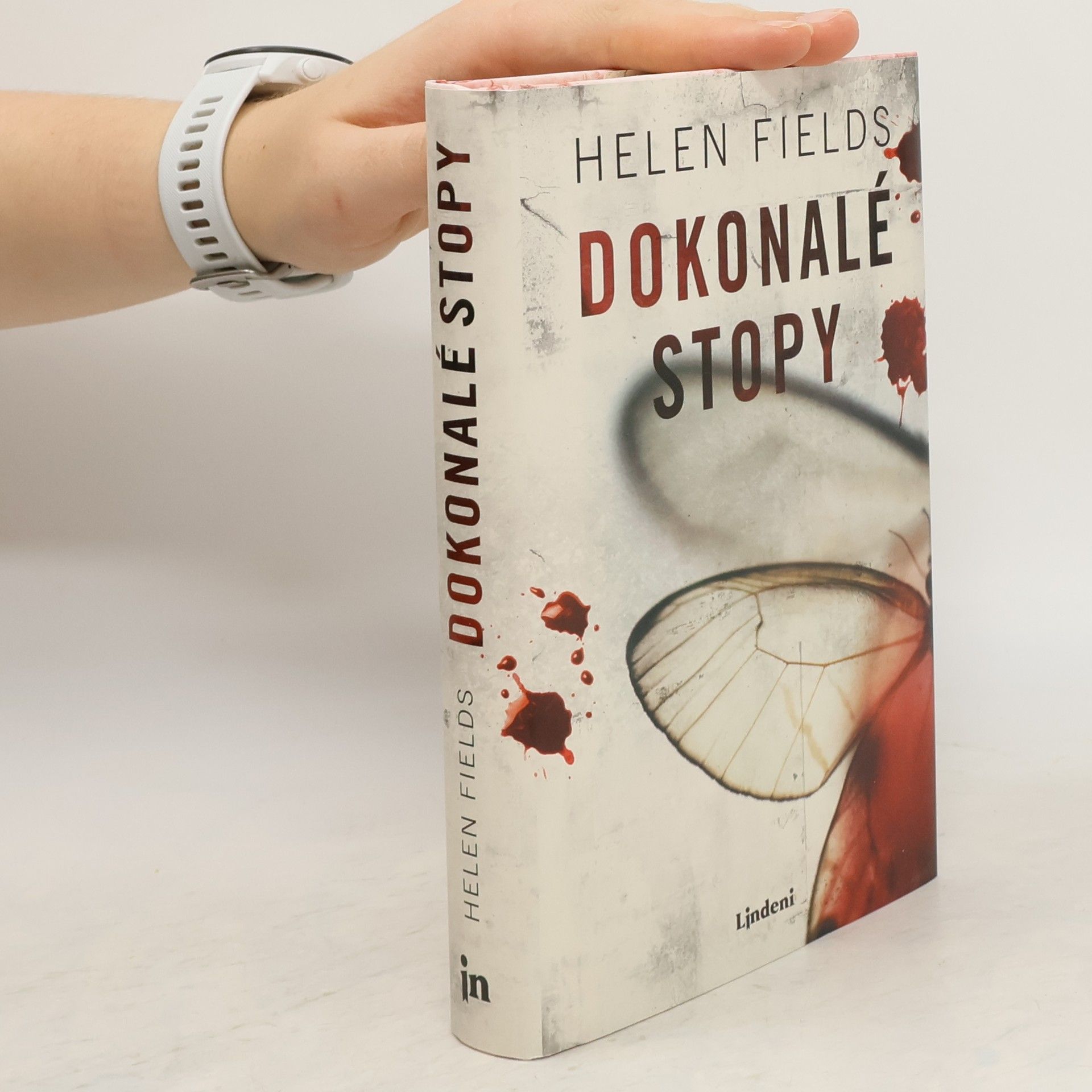 Helen Fields Dokonalé stopy