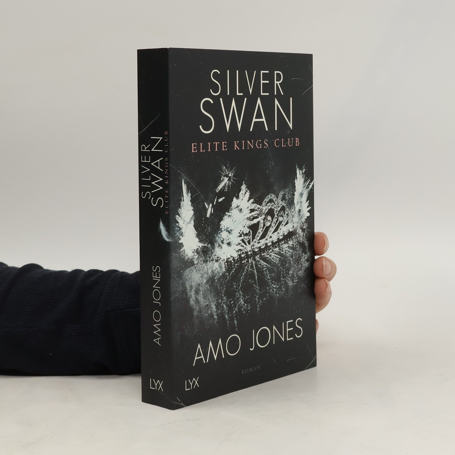 Amo Jones Silver Swan - Elite Kings Club