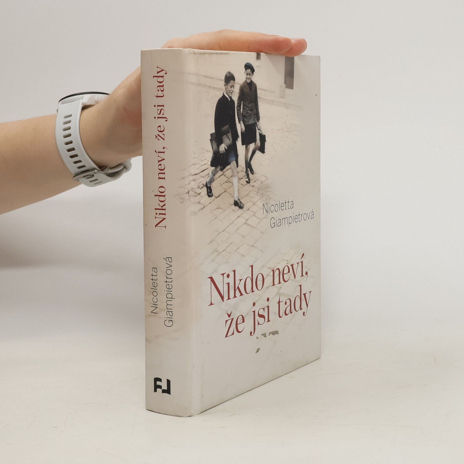 Nicoletta Giampietro Nikdo neví, že jsi tady