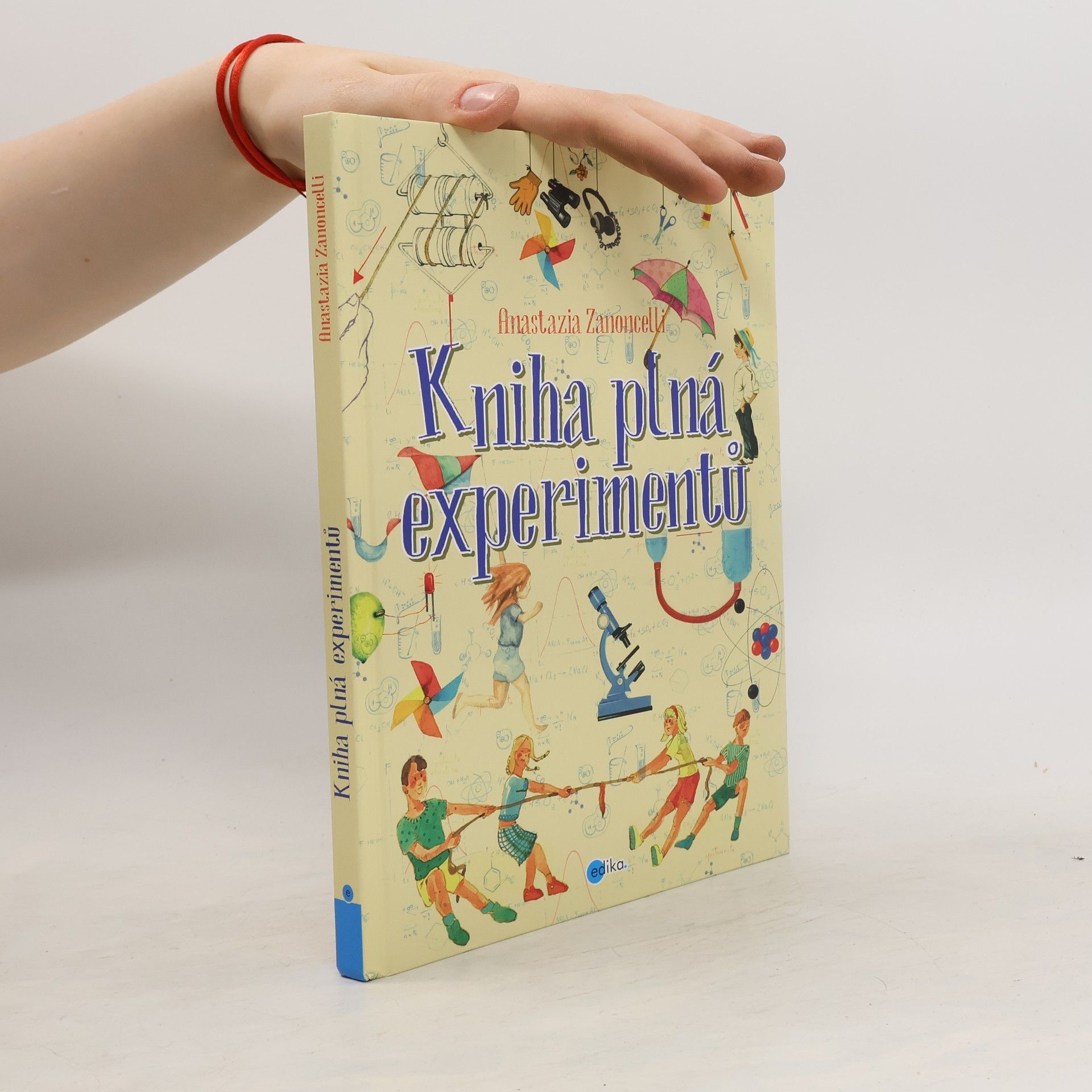 Anastasia Zanoncelli Kniha plná experimentů