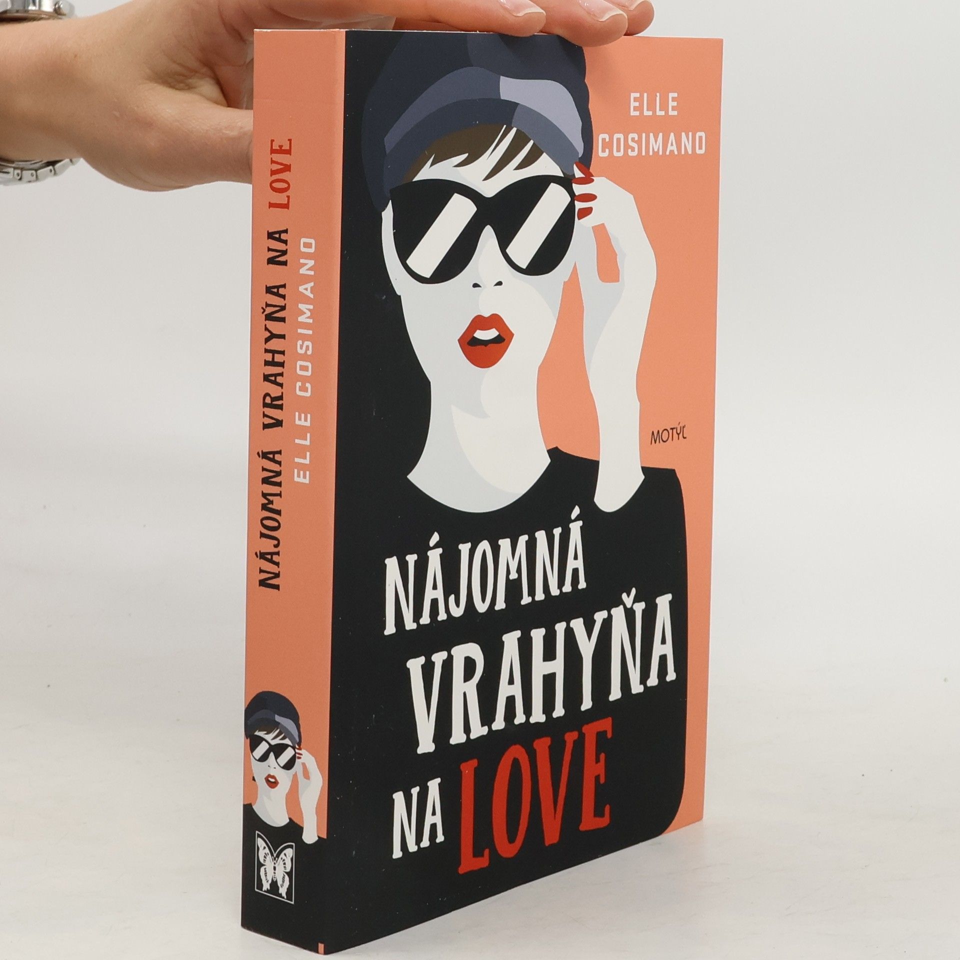 Elle Cosimano Nájomná vrahyňa na love