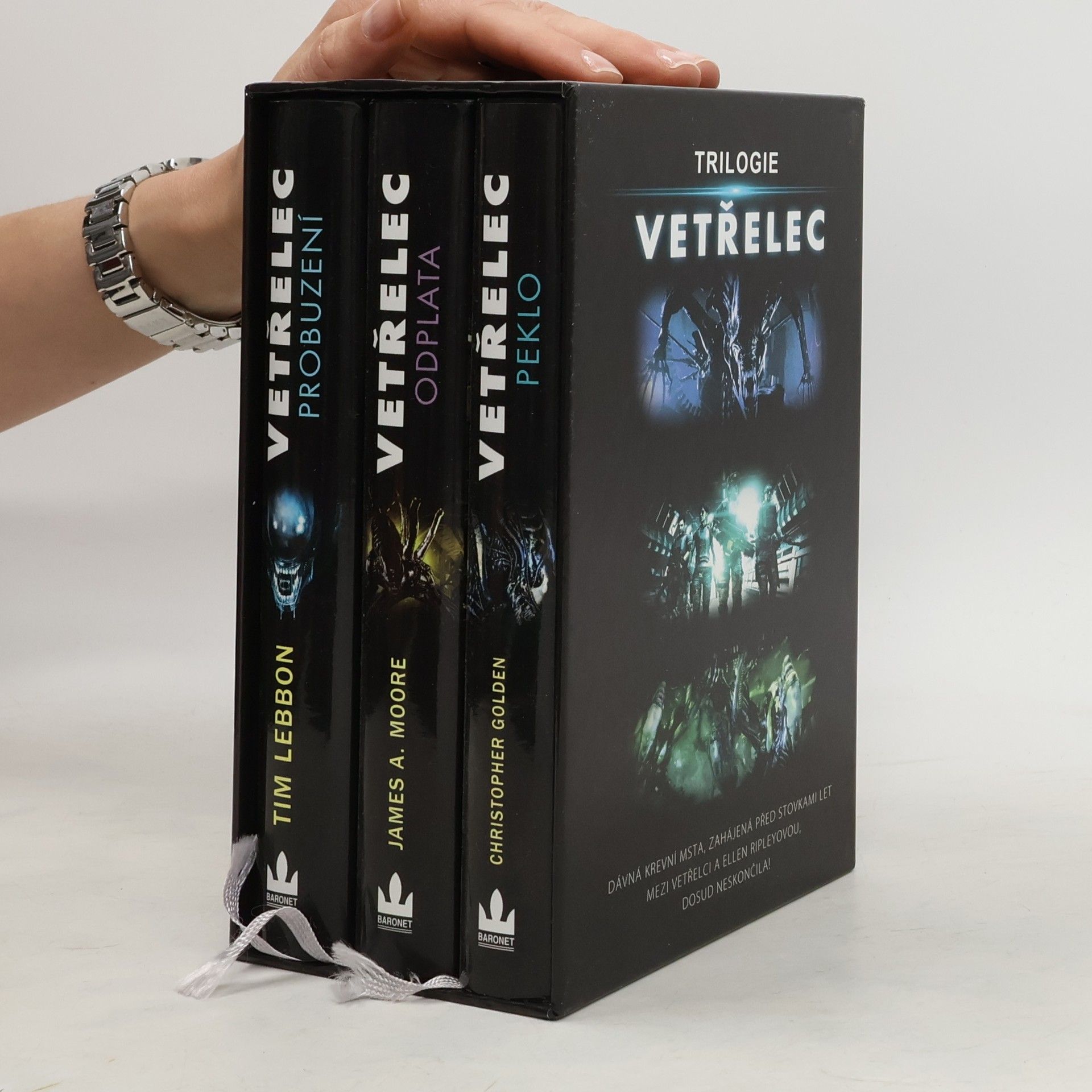 A. Moore Moore Trilogie Vetřelec
