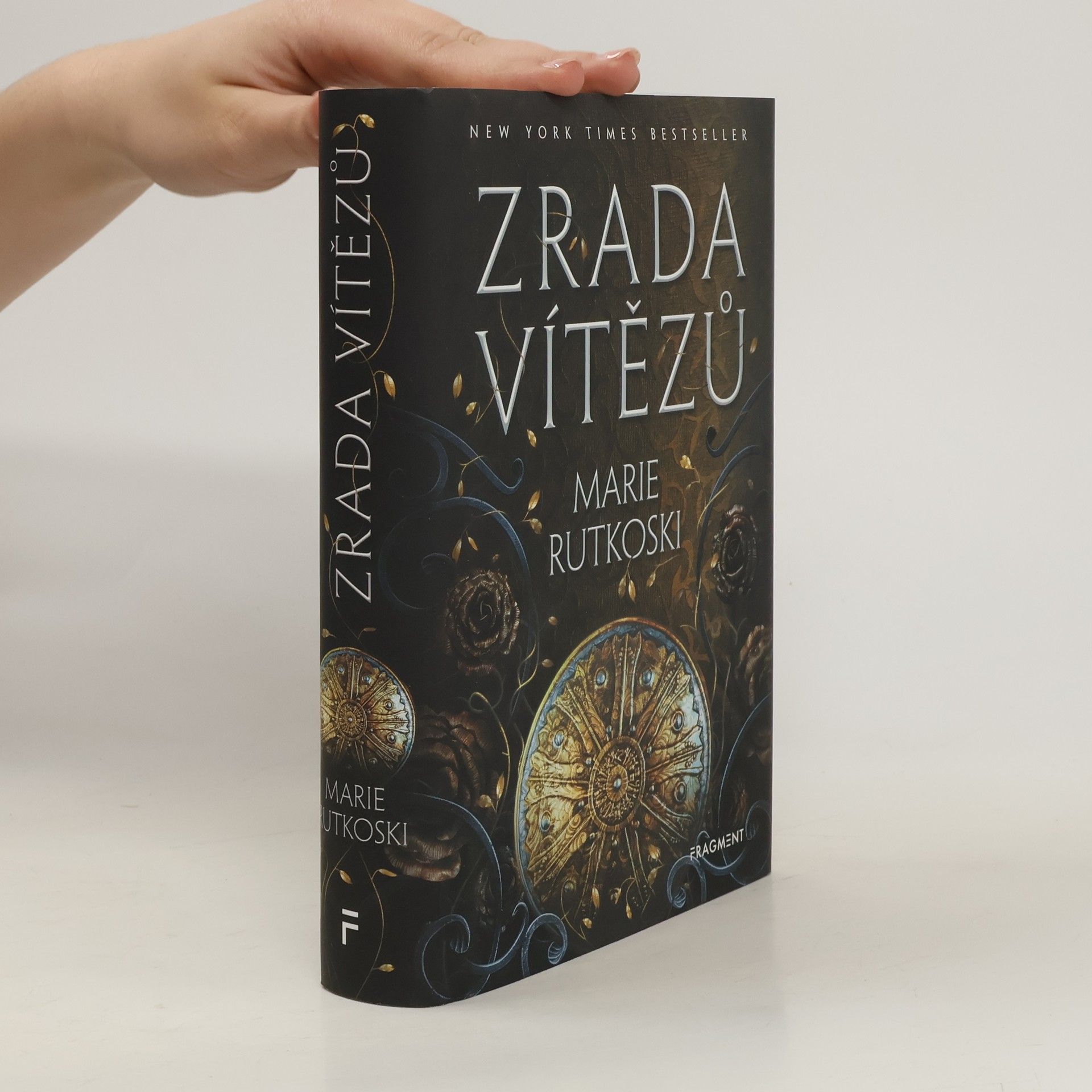 Marie Rutkoski Zrada vítězů