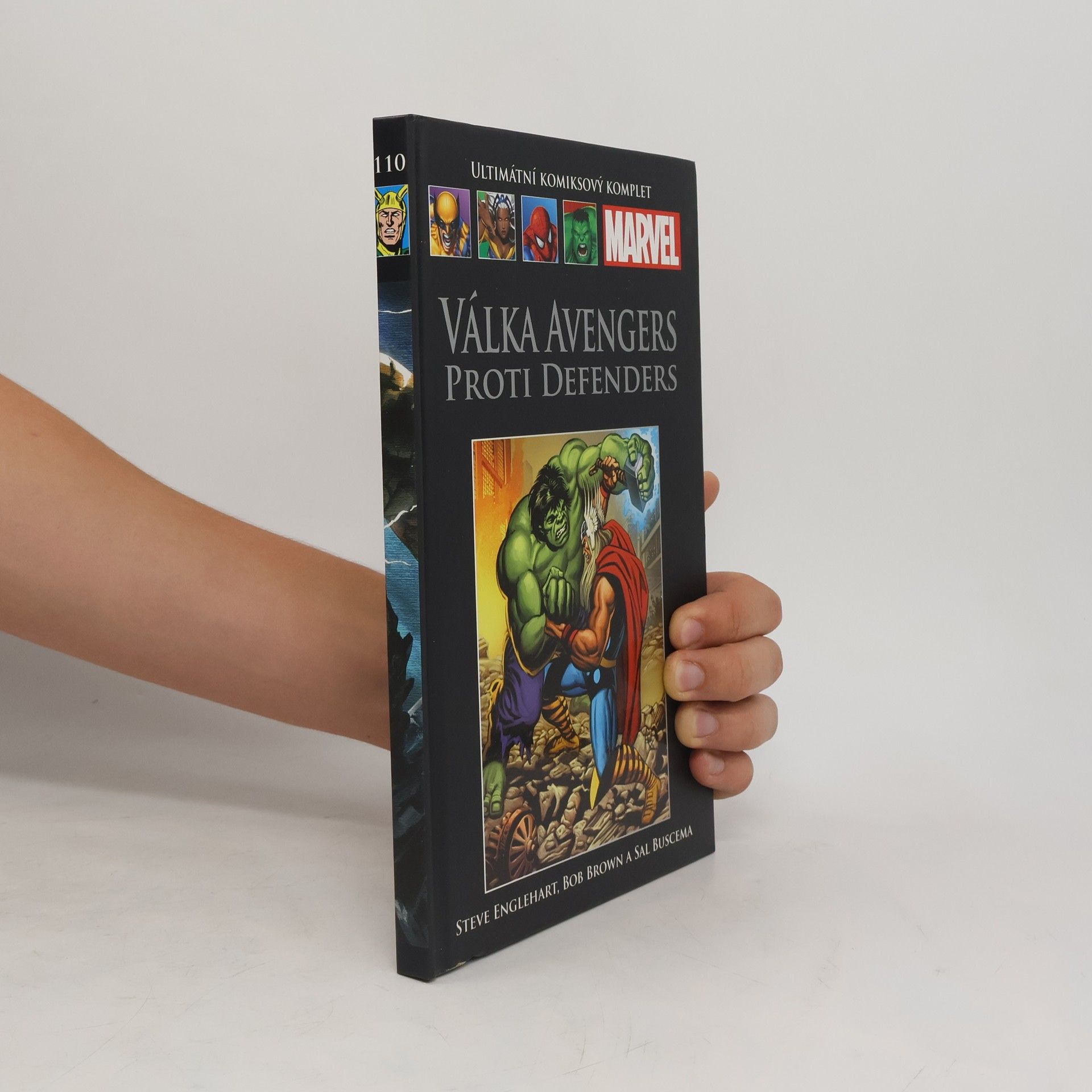 Steve Englehart Válka Avengers proti Defenders. Ultimátní komixový komplet 110