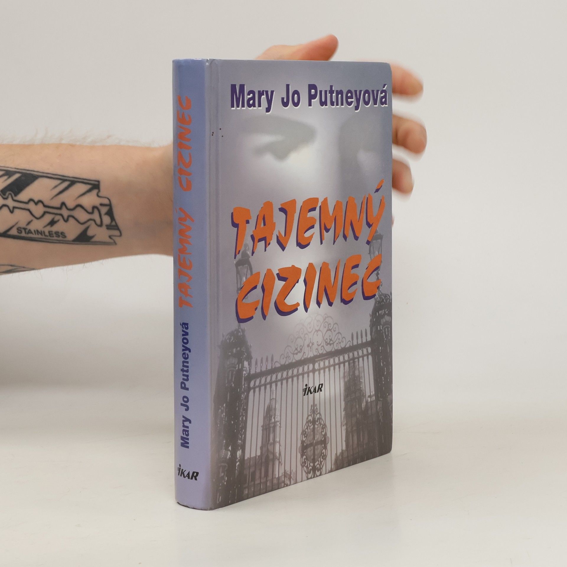 Mary Jo Putney Tajemný cizinec. 1. díl