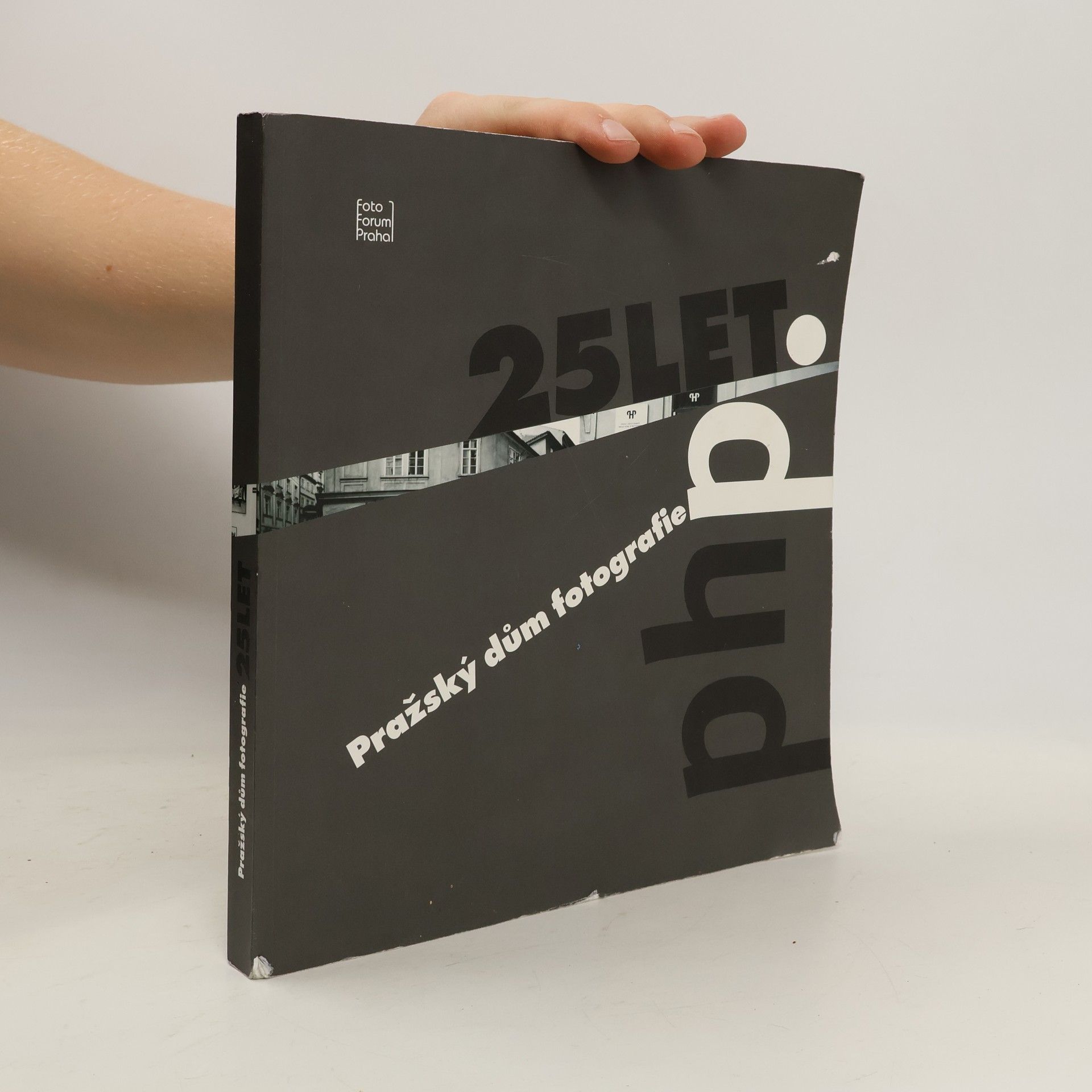 Collectif d'auteurs 25 let. php : Pražský dům fotografie