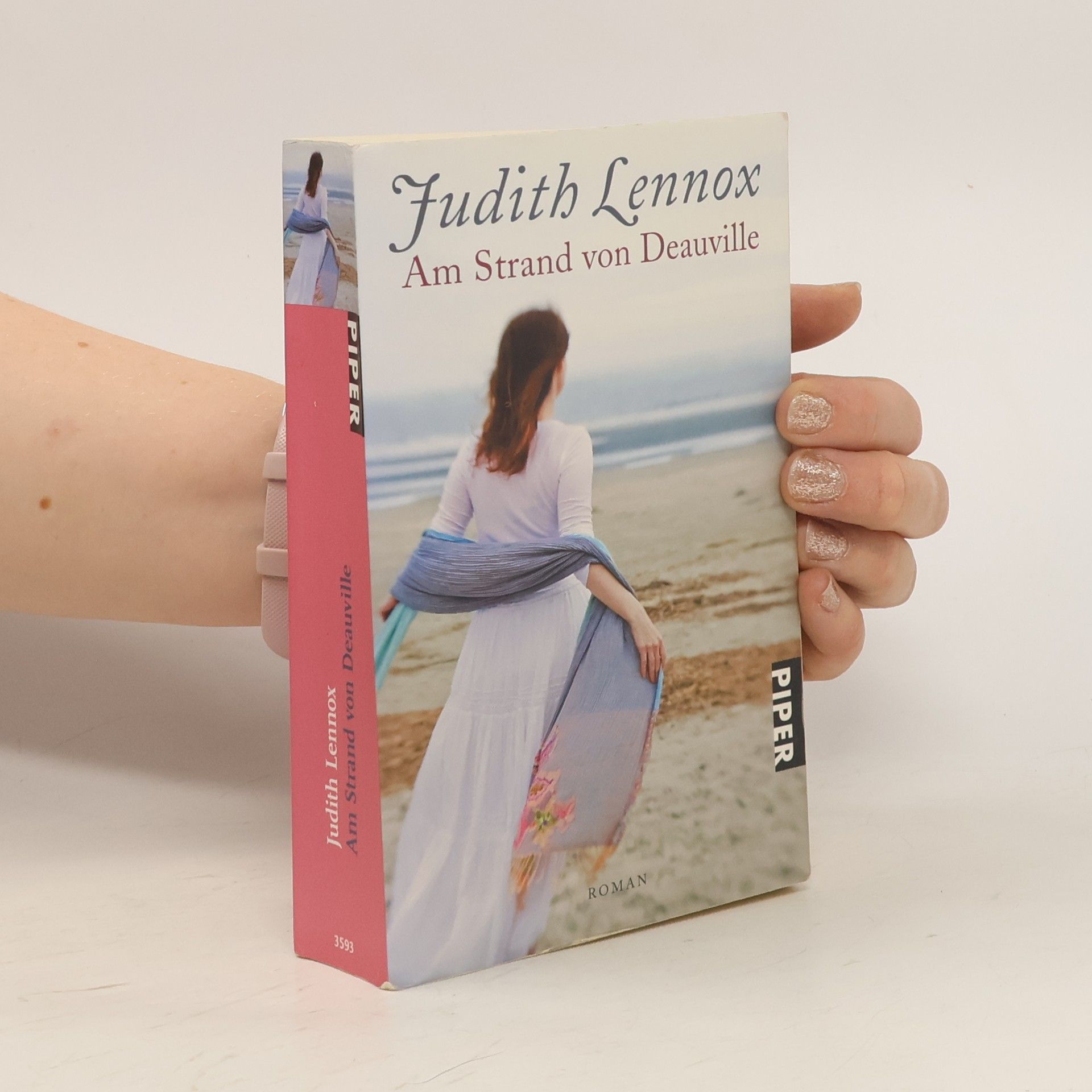 Judith Lennox Am Strand von Deauville