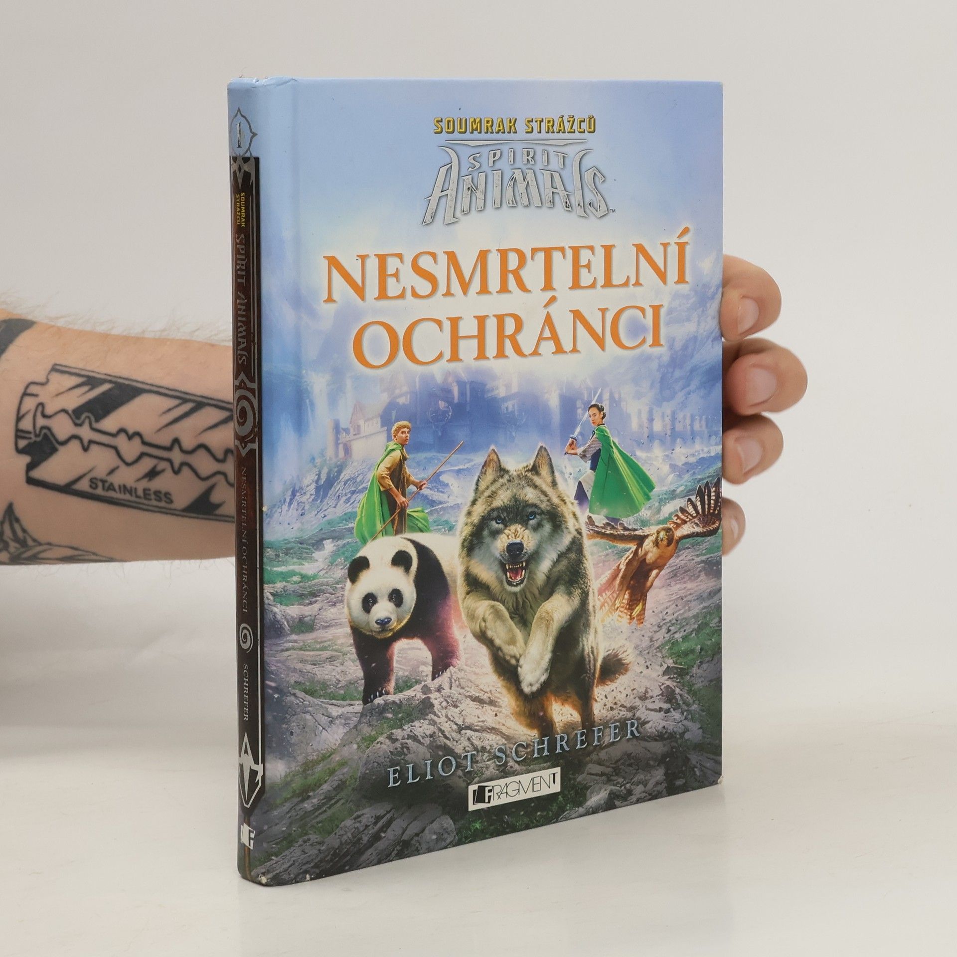 Eliot Schrefer Nesmrtelní ochránci