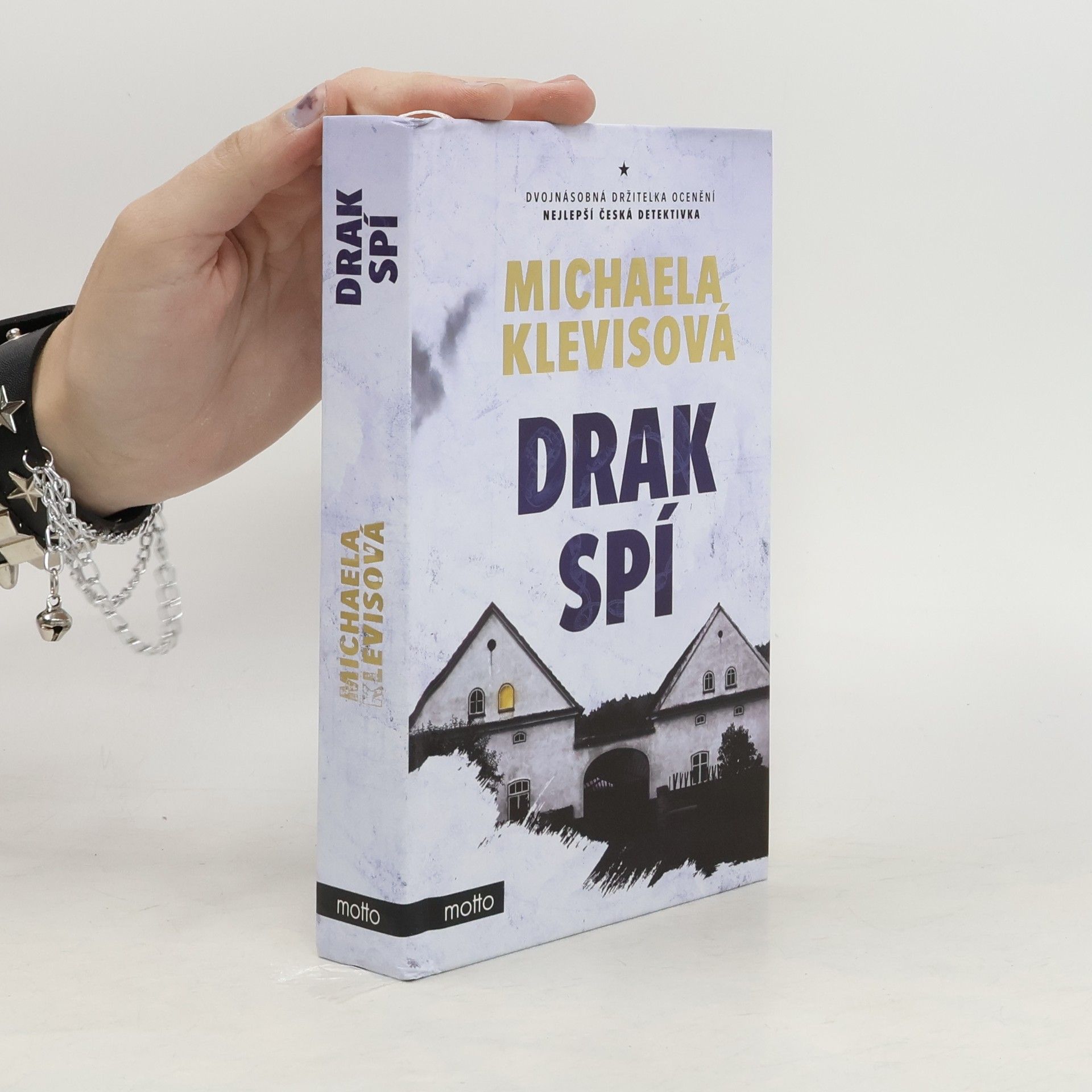 Michaela Klevisová Drak spí