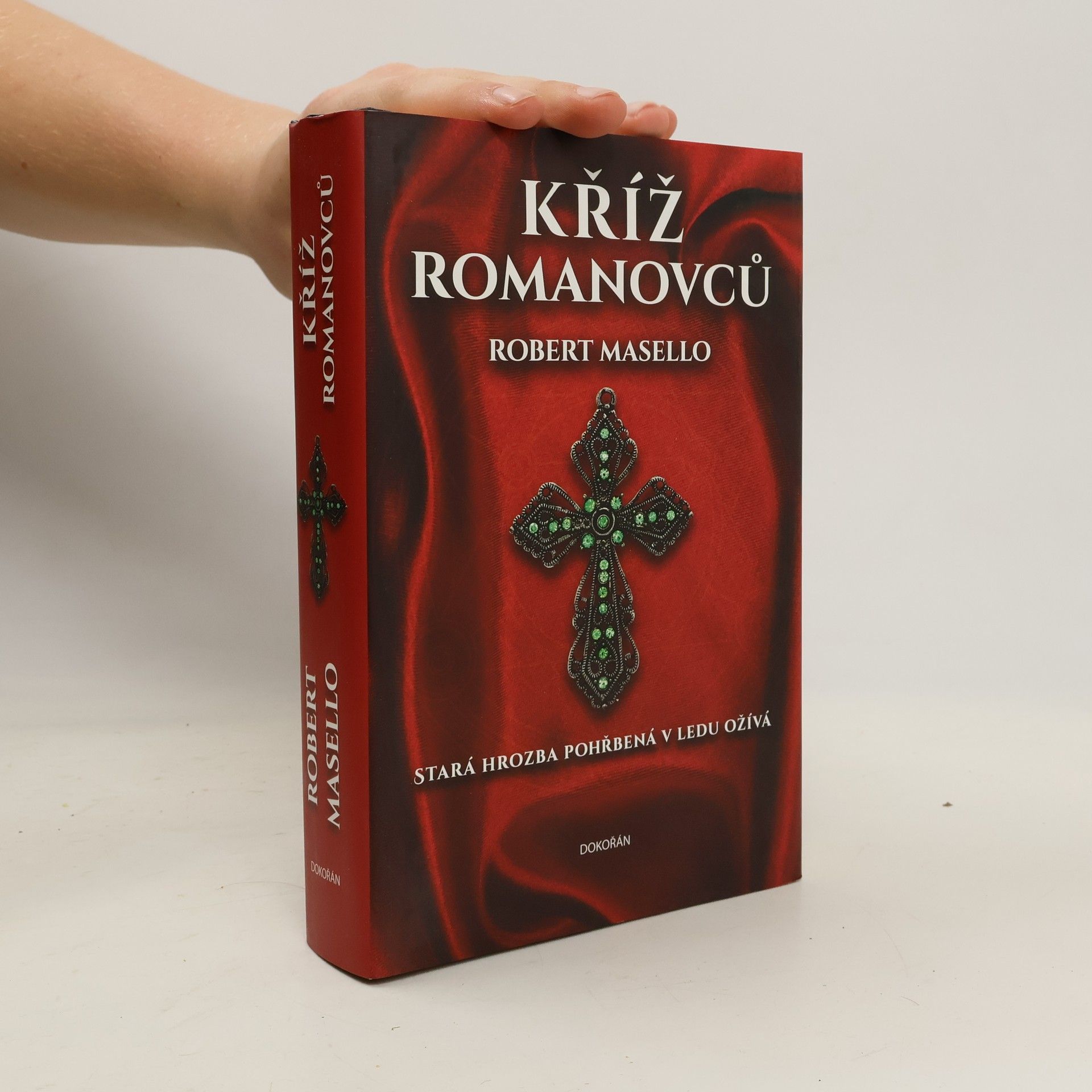 Robert Masello Kříž Romanovců